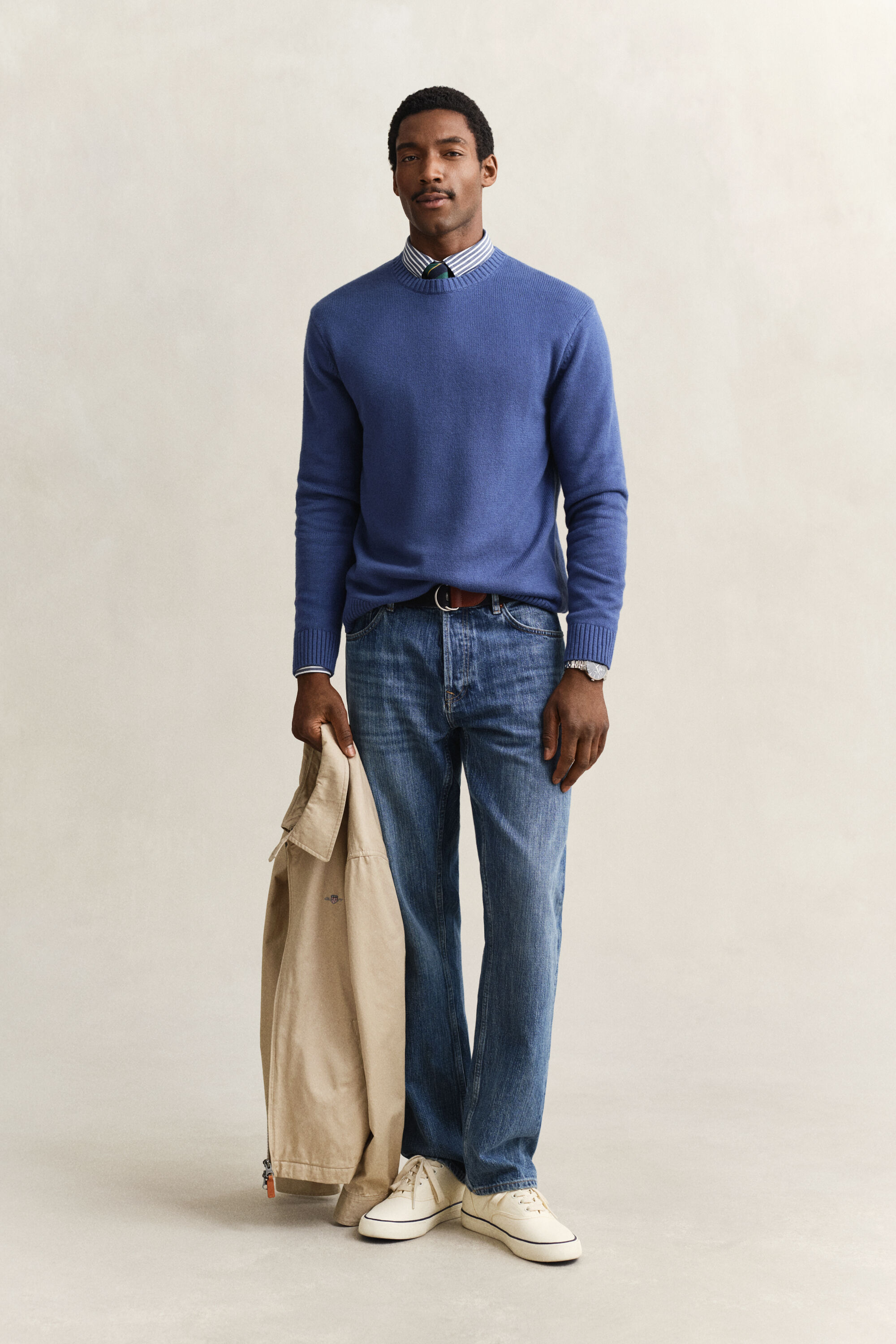 Rundhalsad tröja i bomullsblandning