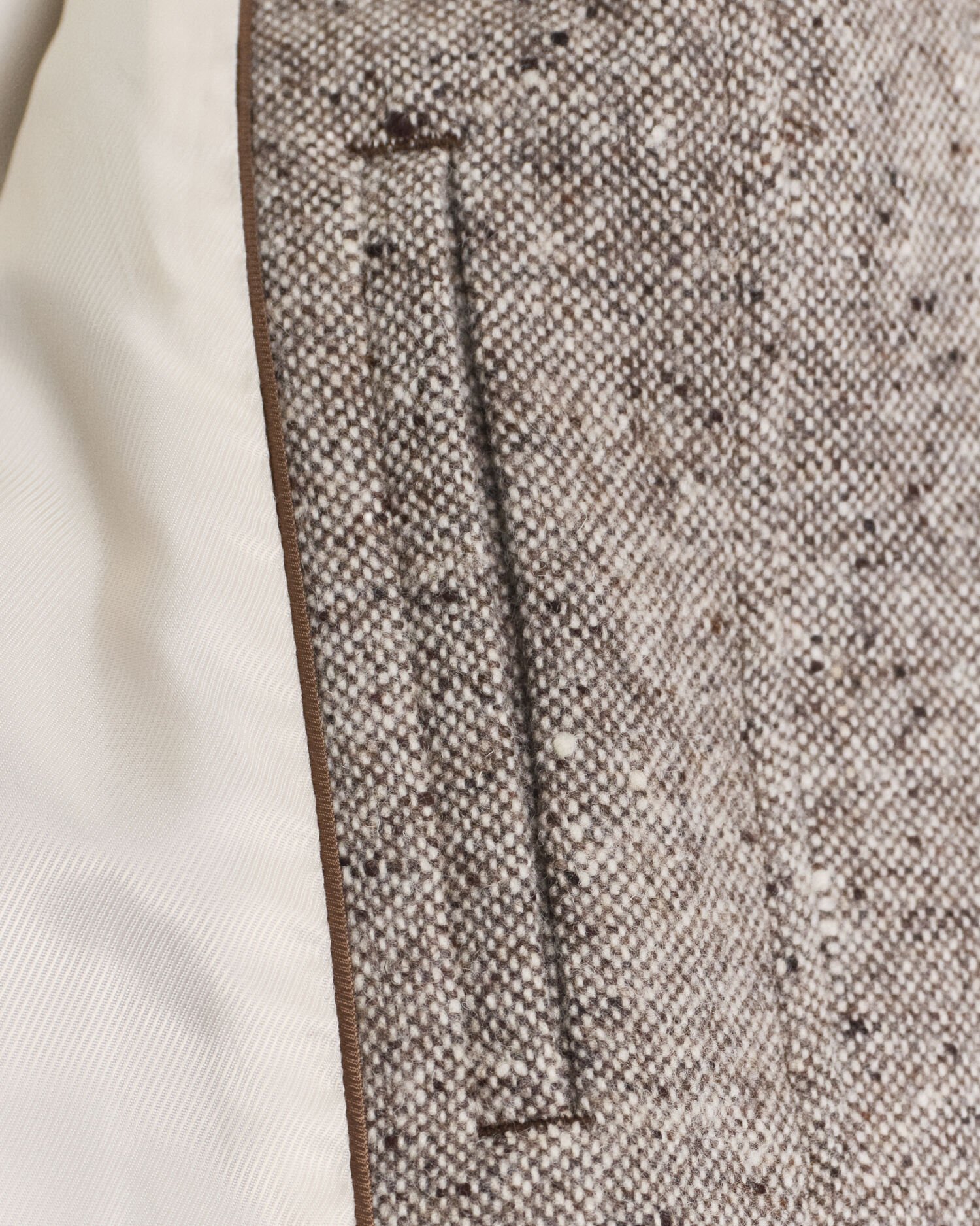 Ulljacka med kontrastkrage