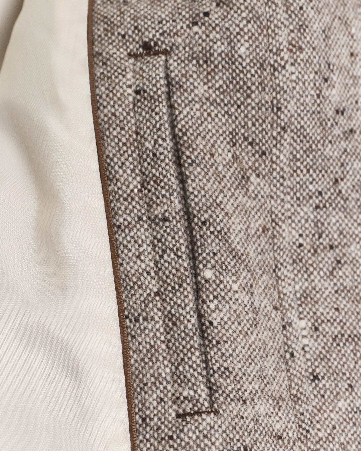 Ulljacka med kontrastkrage