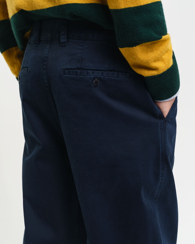 Relaxed fit chinos i bomullstwill