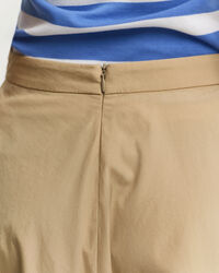 L&auml;tt chinoskjol