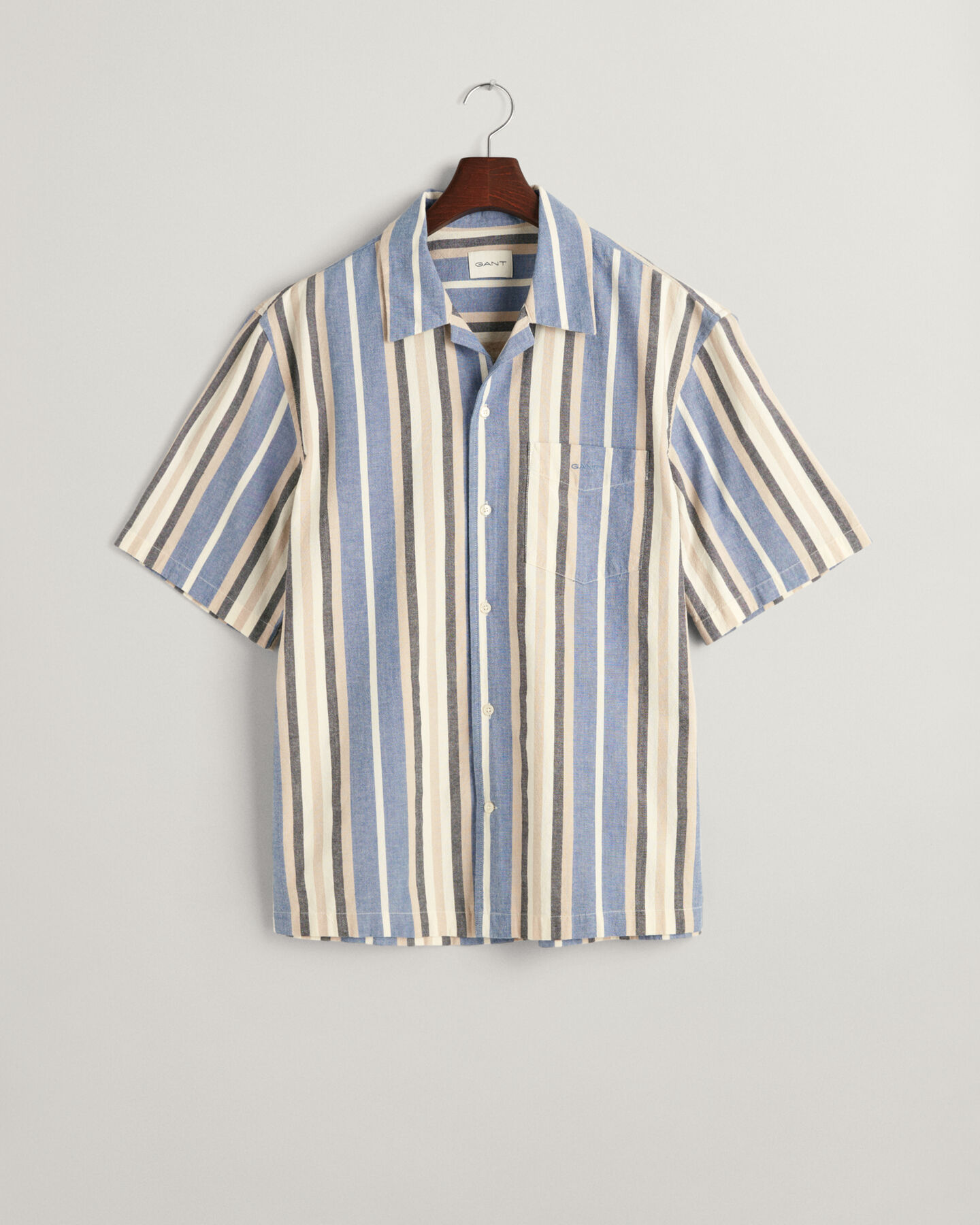 Relaxed fit bredrandig kort&auml;rmad skjorta