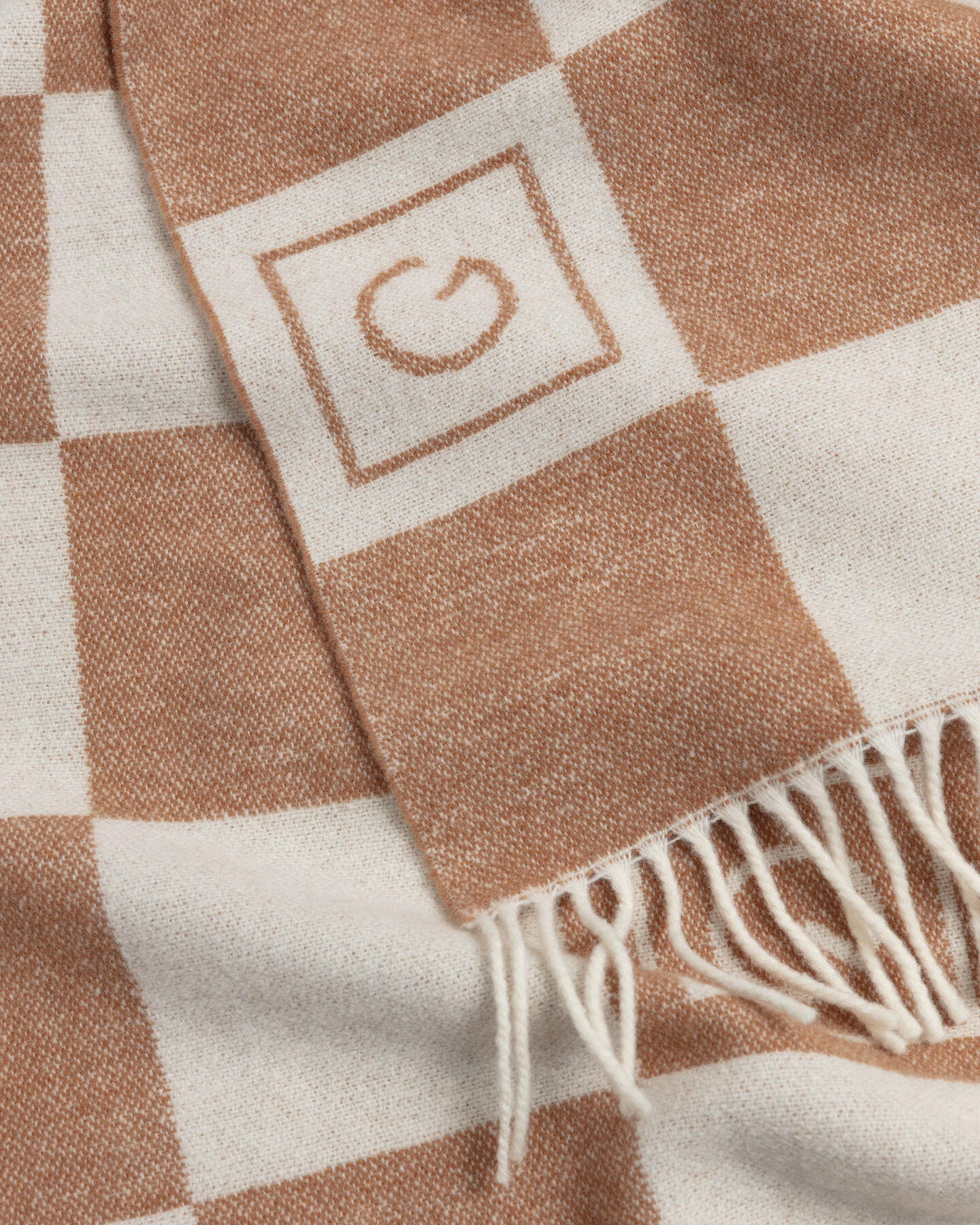 Rutig yllehalsduk ton i ton