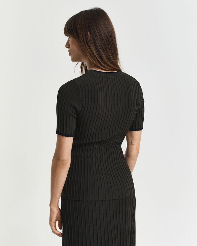 Kortärmad kontrastfärgad ribbstickad tröja