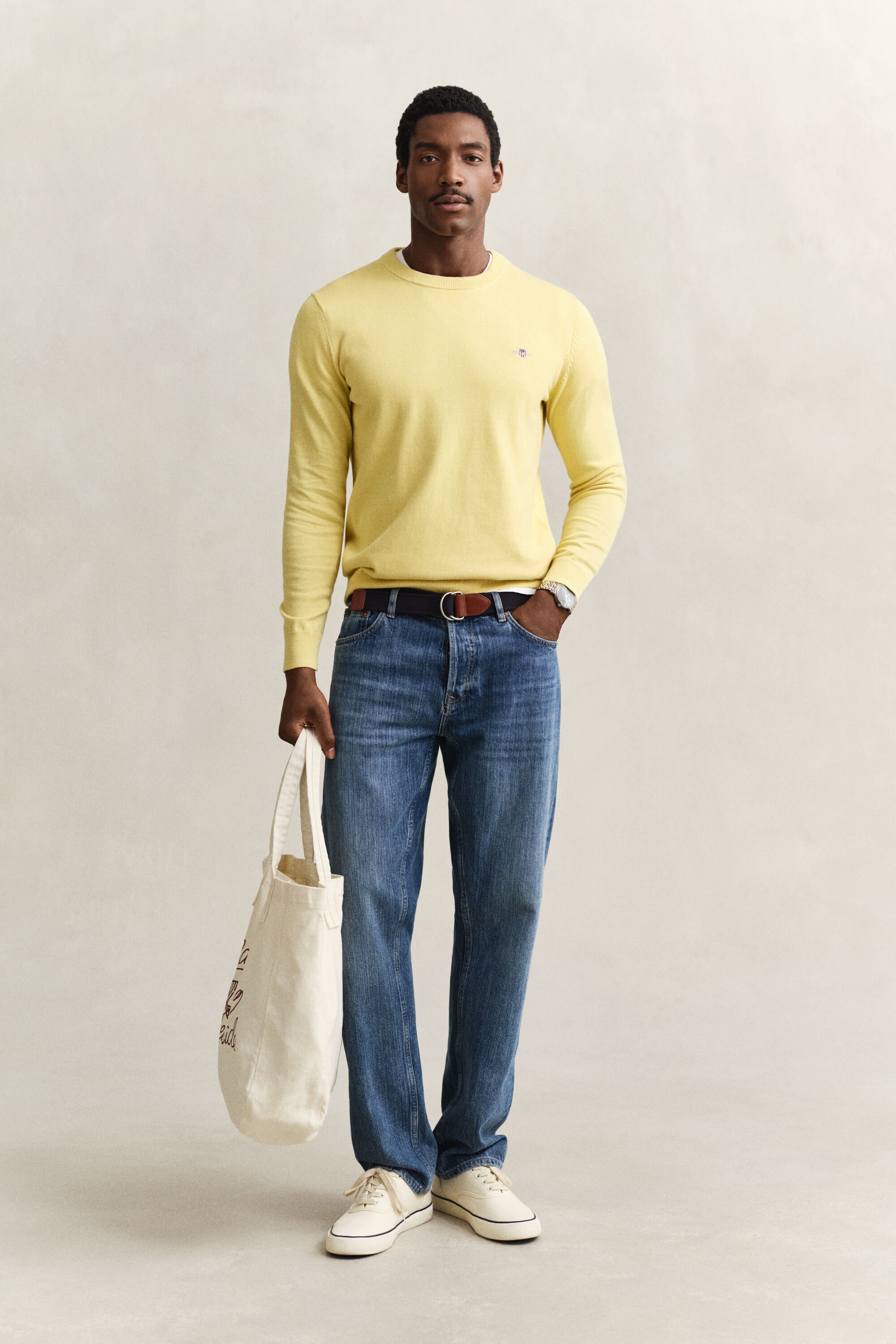 Rundhalsad tröja i bomull