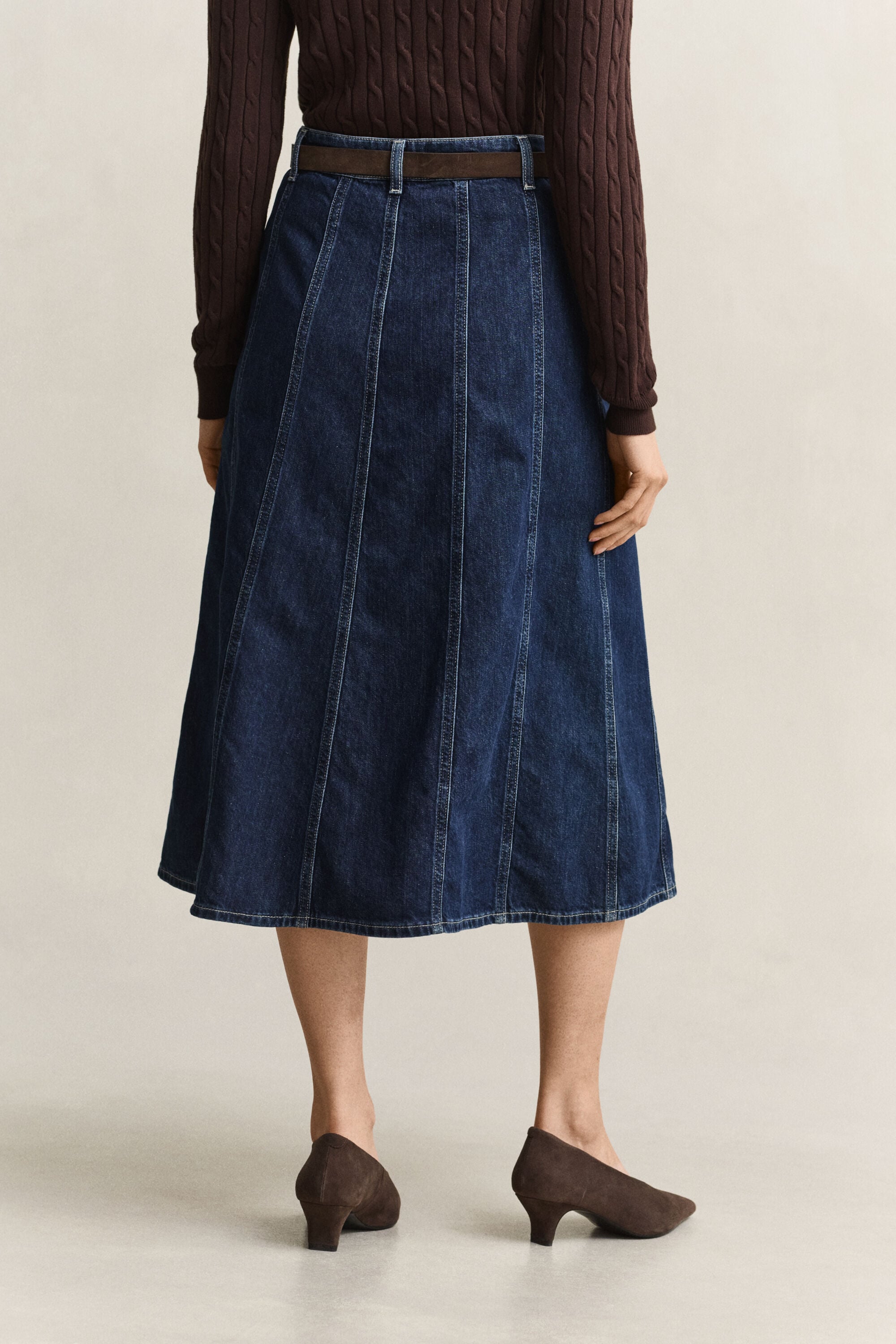 Utställd denimkjol