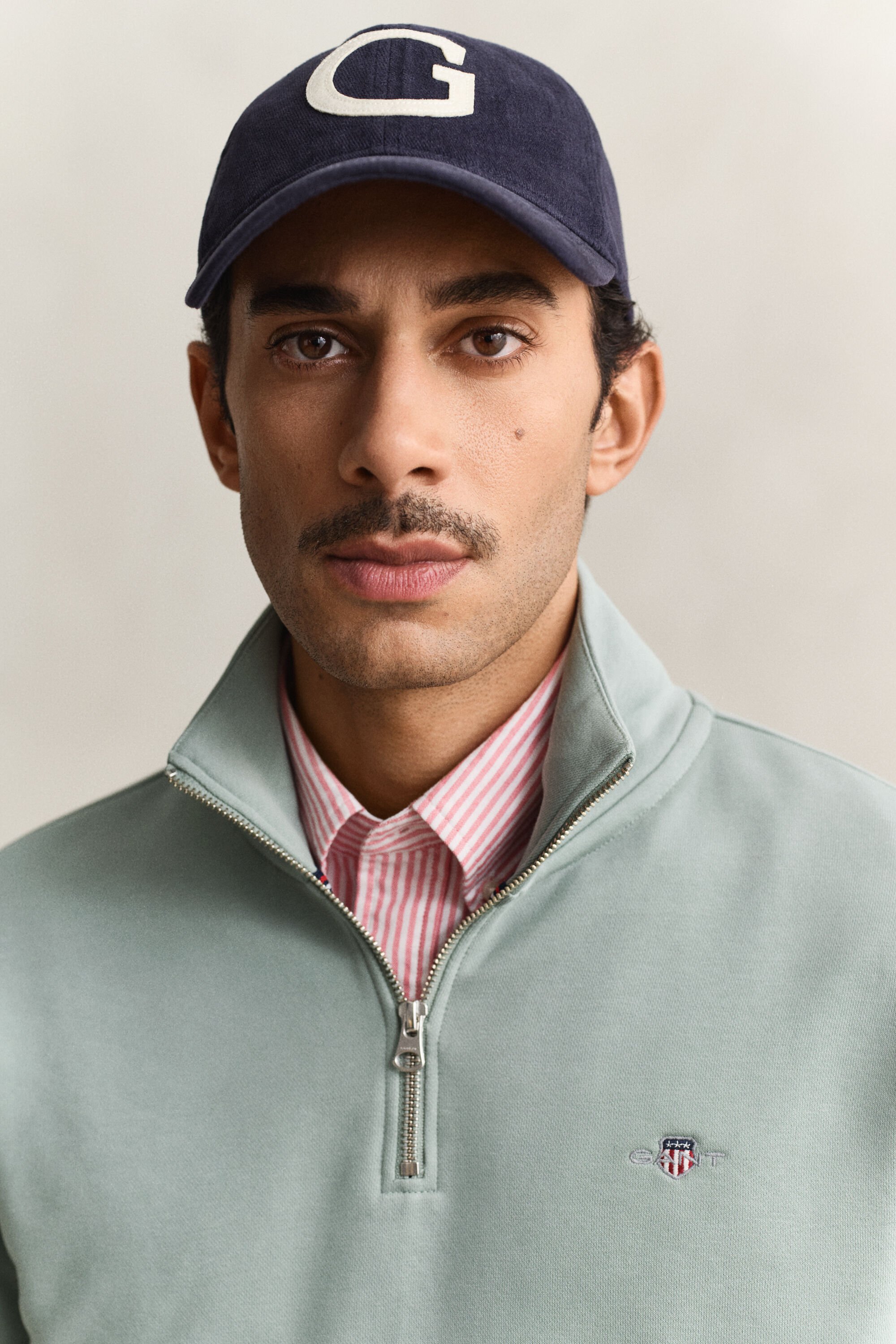 Shield sweatshirt med dragkedja vid halsöppningen