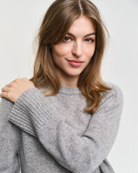 Rundhalsad kashmirtröja