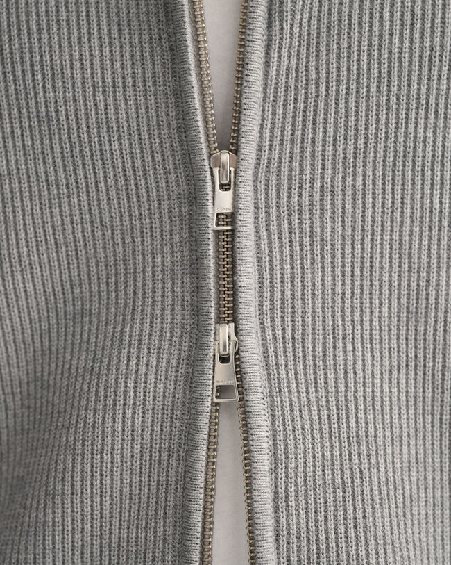 Ribbstickad tr&ouml;ja med dragkedja