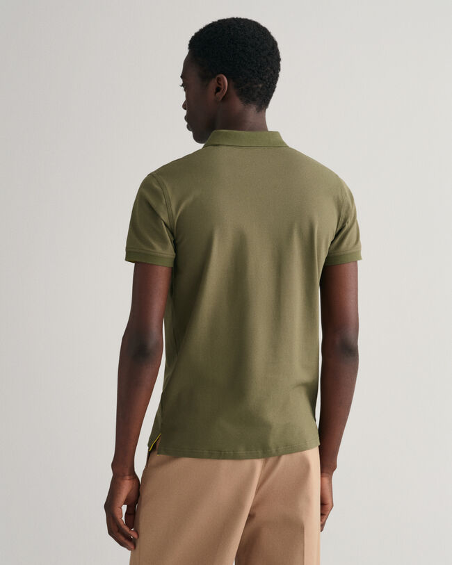 Pik&eacute;tr&ouml;ja med kontrastf&auml;rgad krage