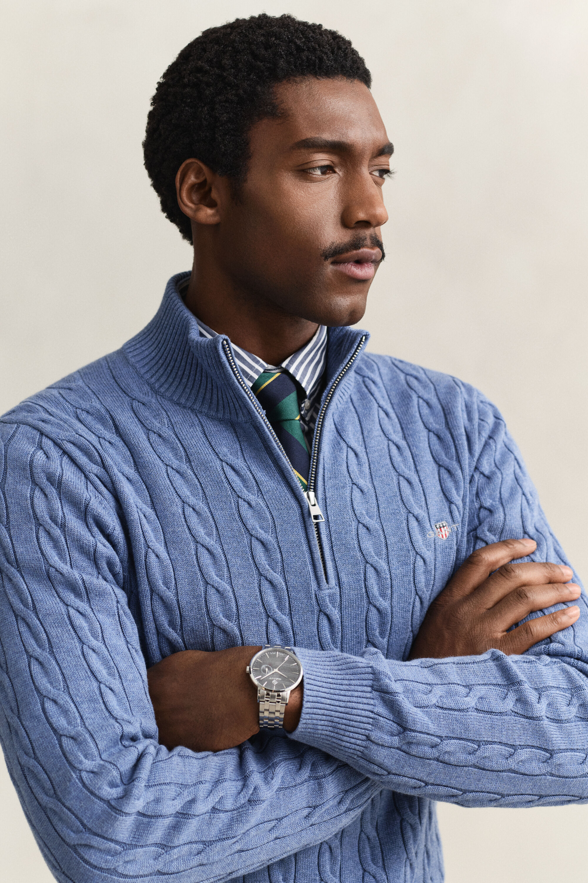 Kabelstickad bomullströja med dragkedja vid halsöppningen