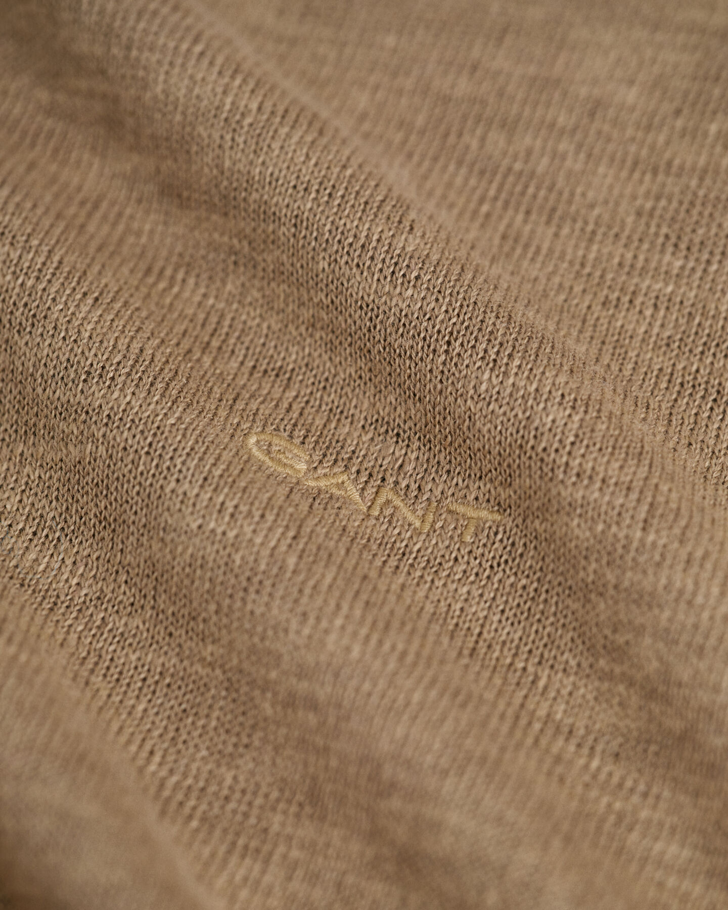 Stickad T-shirt i bomull och linne