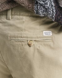 Relaxed fit chinos i bomullstwill