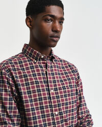 Regular fit rutig tunn twillskjorta