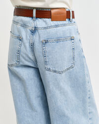 Jeans med vida ben och veck