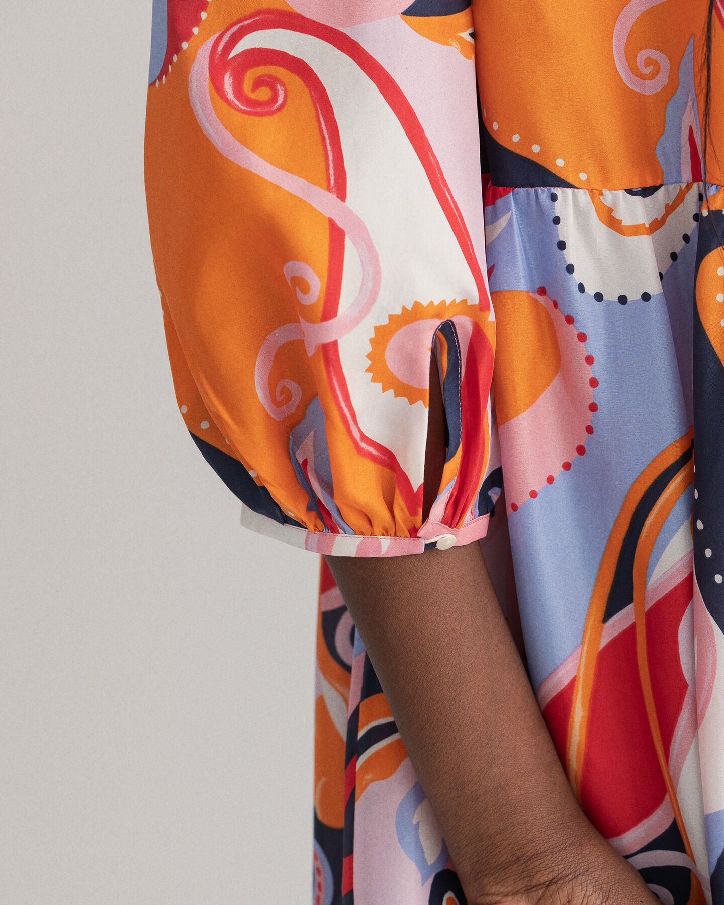 Paisleym&ouml;nstrad sidenkl&auml;nning