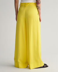 Fluid byxor med vida ben