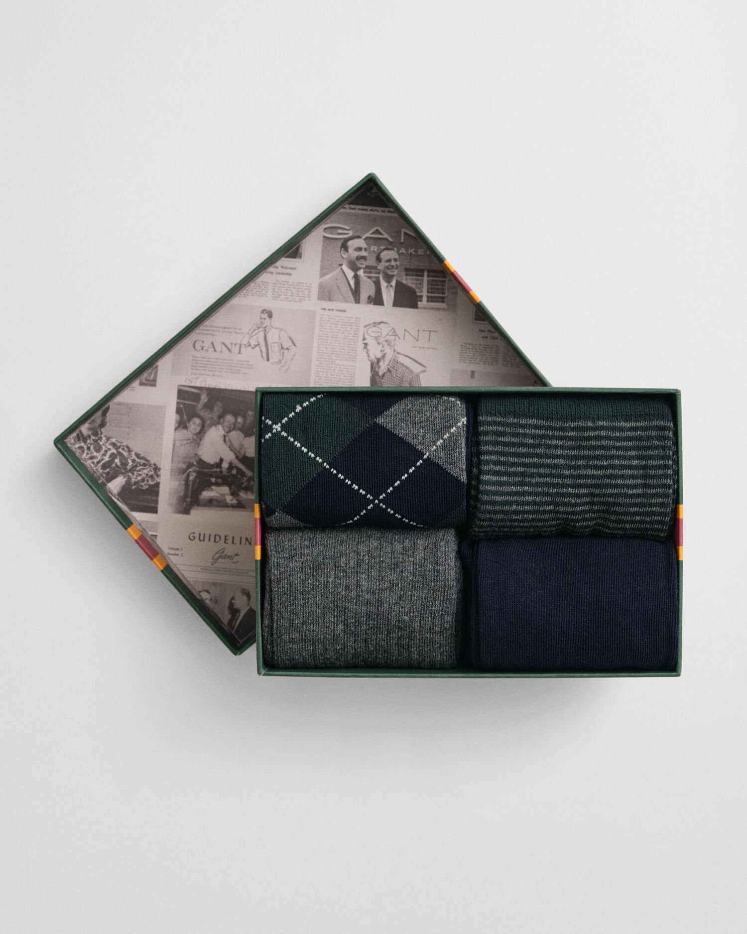 Fyrpack argylemönstrade och randiga strumpor i presentförpackning