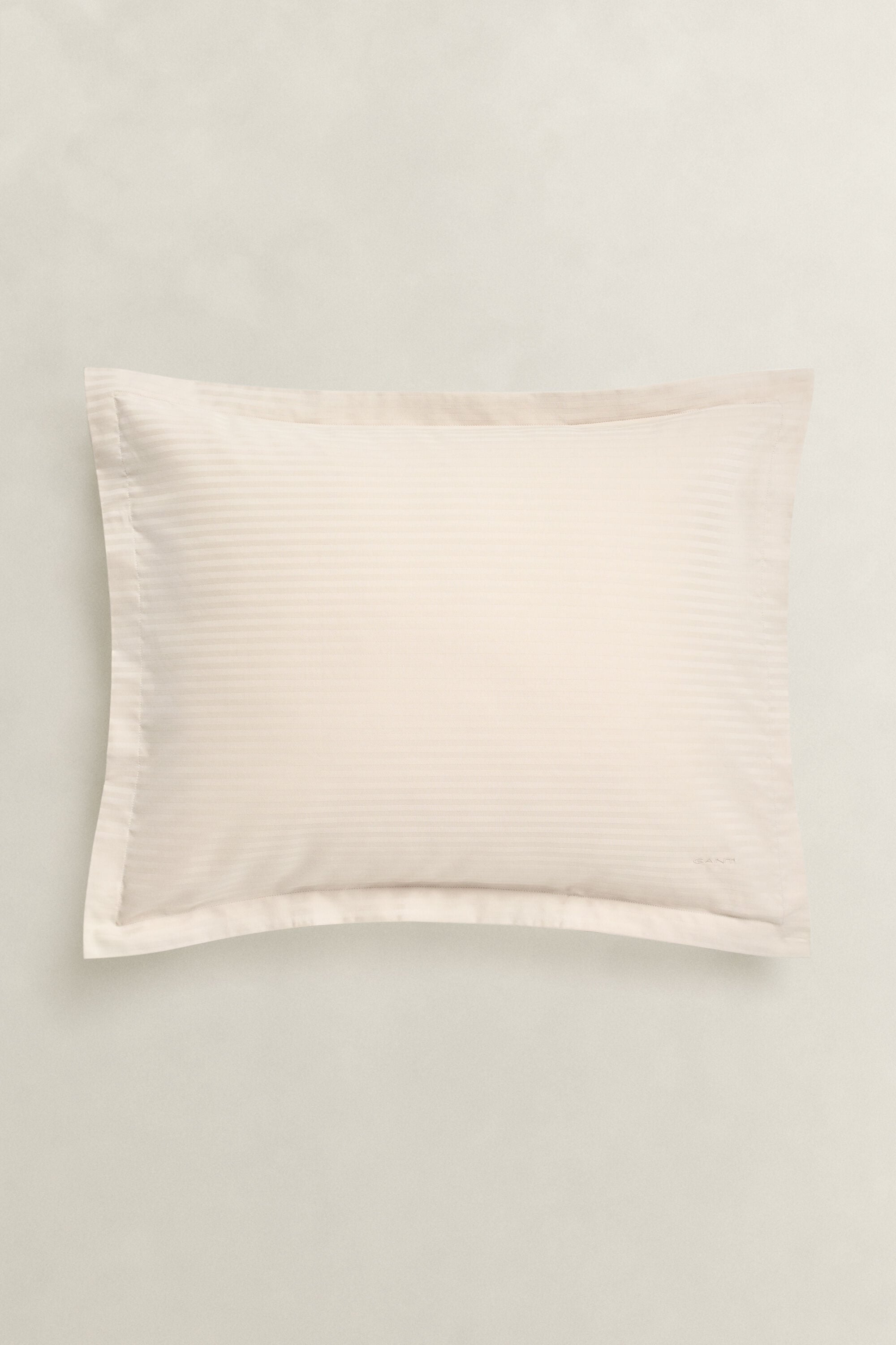 Sateen randigt örngott