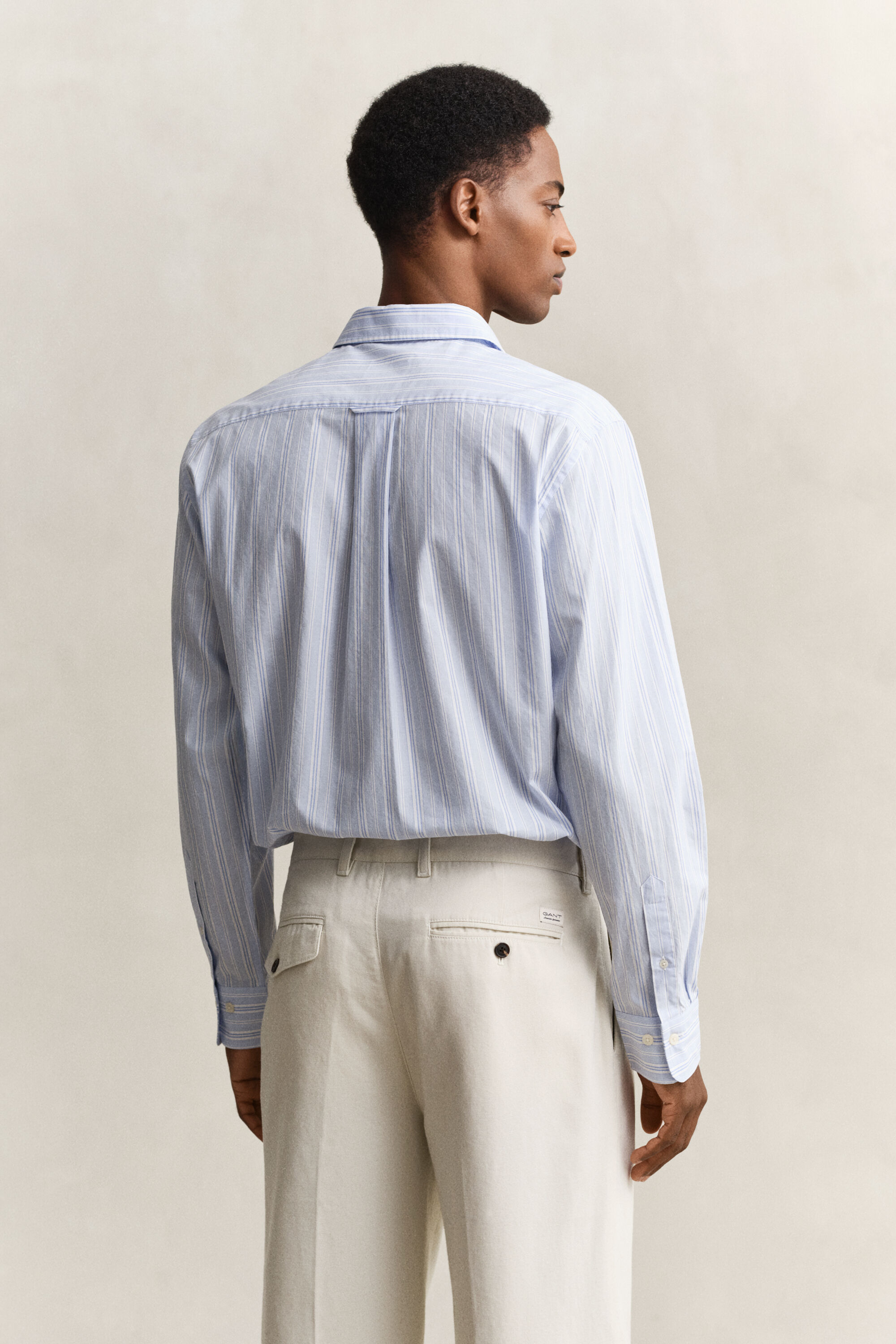 Regular fit dobbyvävd randig skjorta