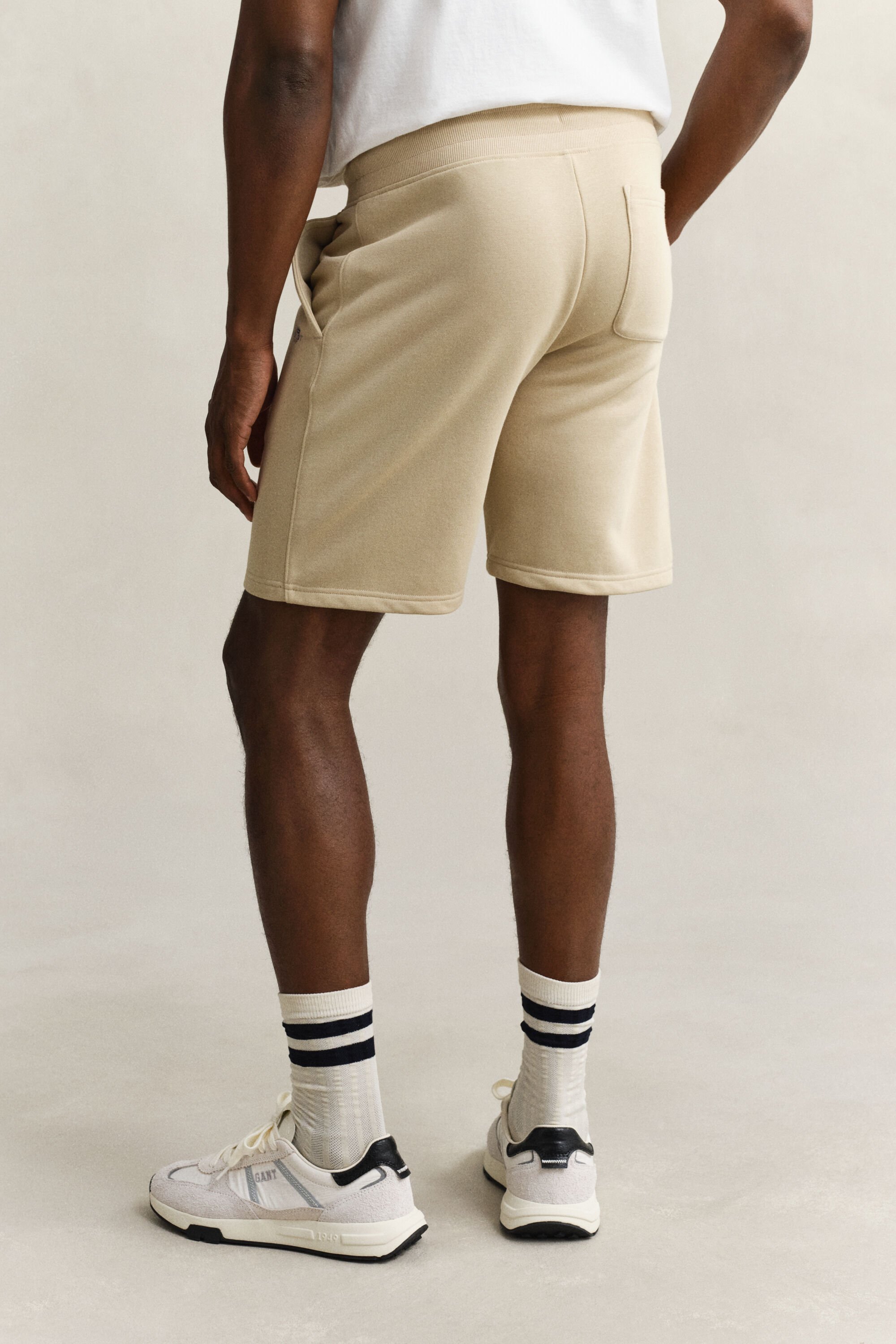 Sweatshorts med sköldemblem