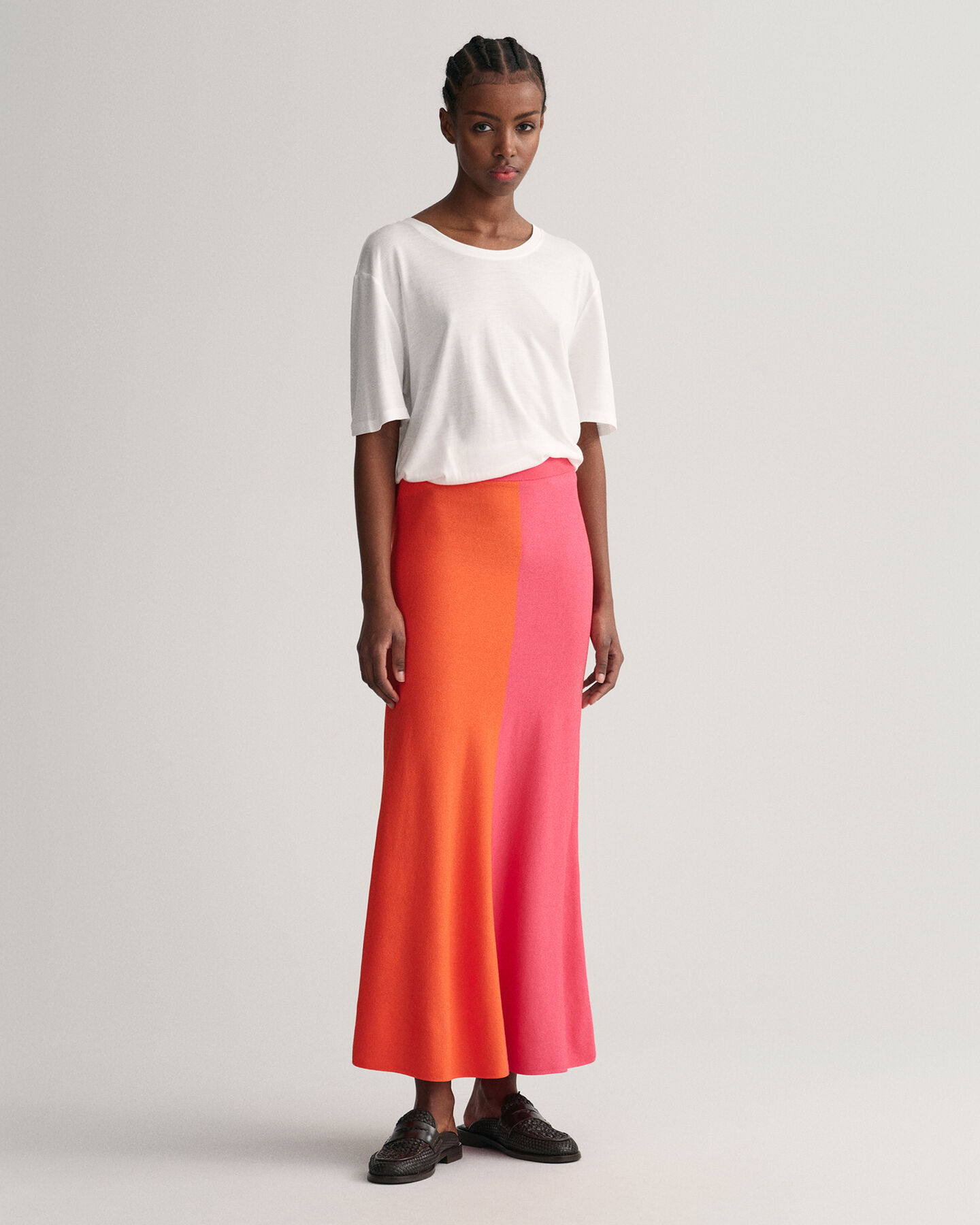 Stickad kjol med f&auml;rgblock