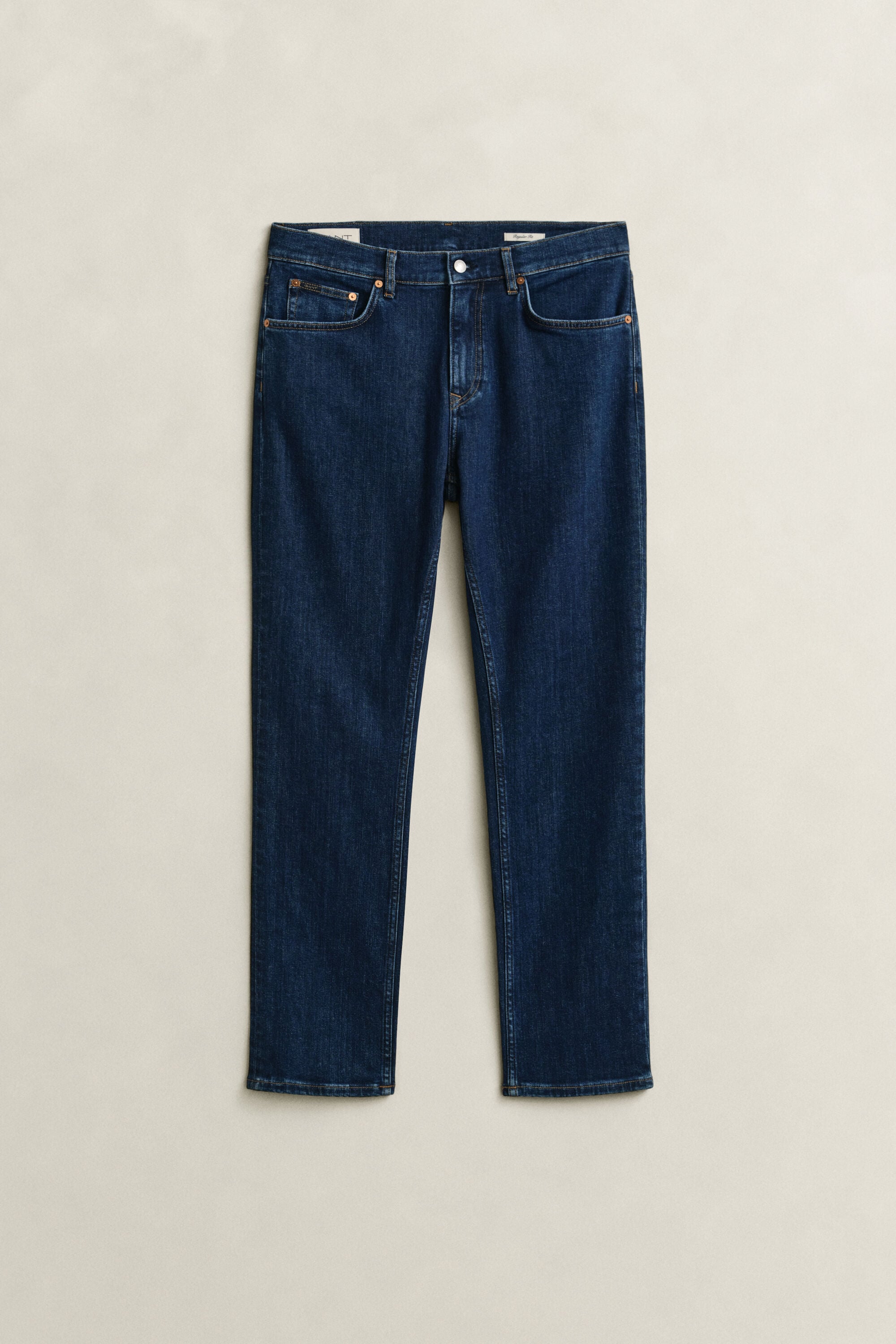 Regular fit jeans i stilren tvätt