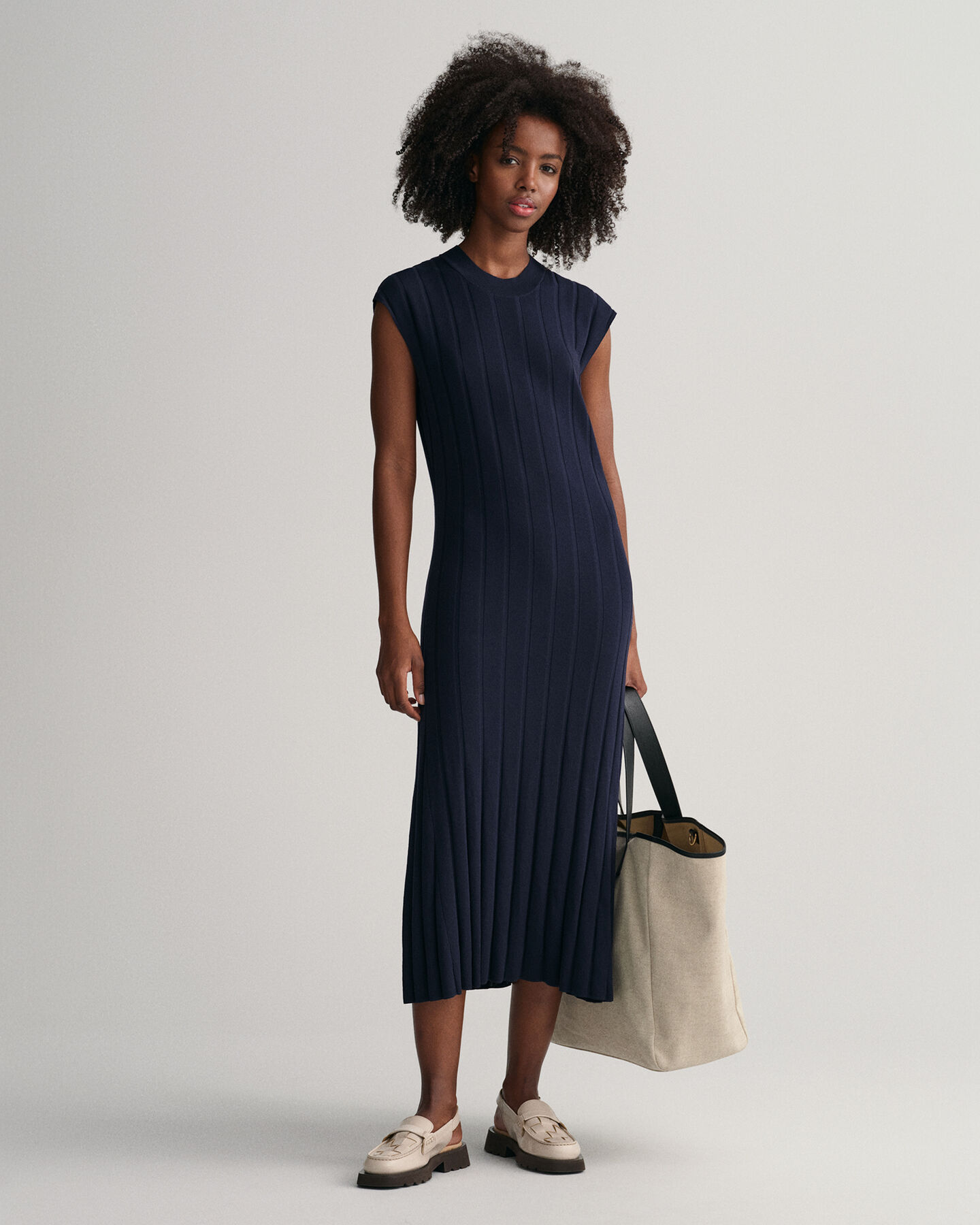 Ribbstickad crew neck &auml;rml&ouml;s kl&auml;nning