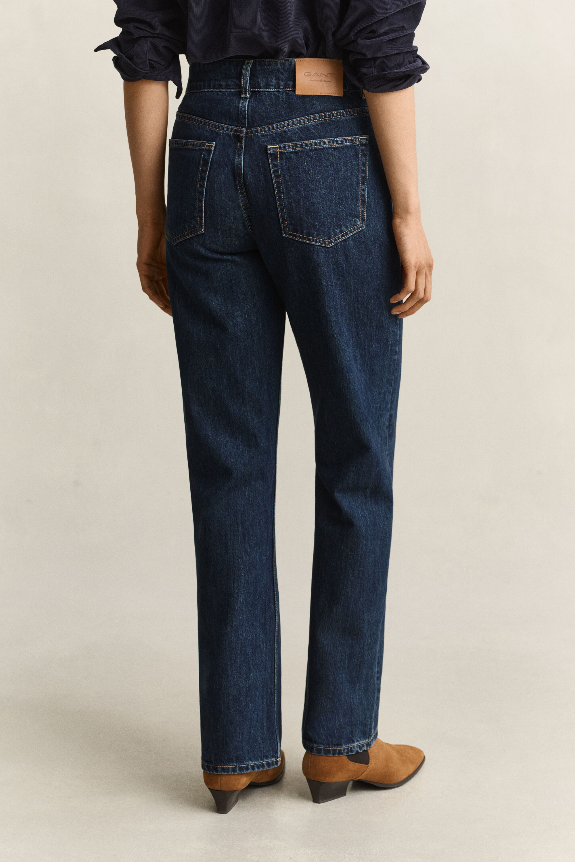 Relaxed fit jeans med knappar