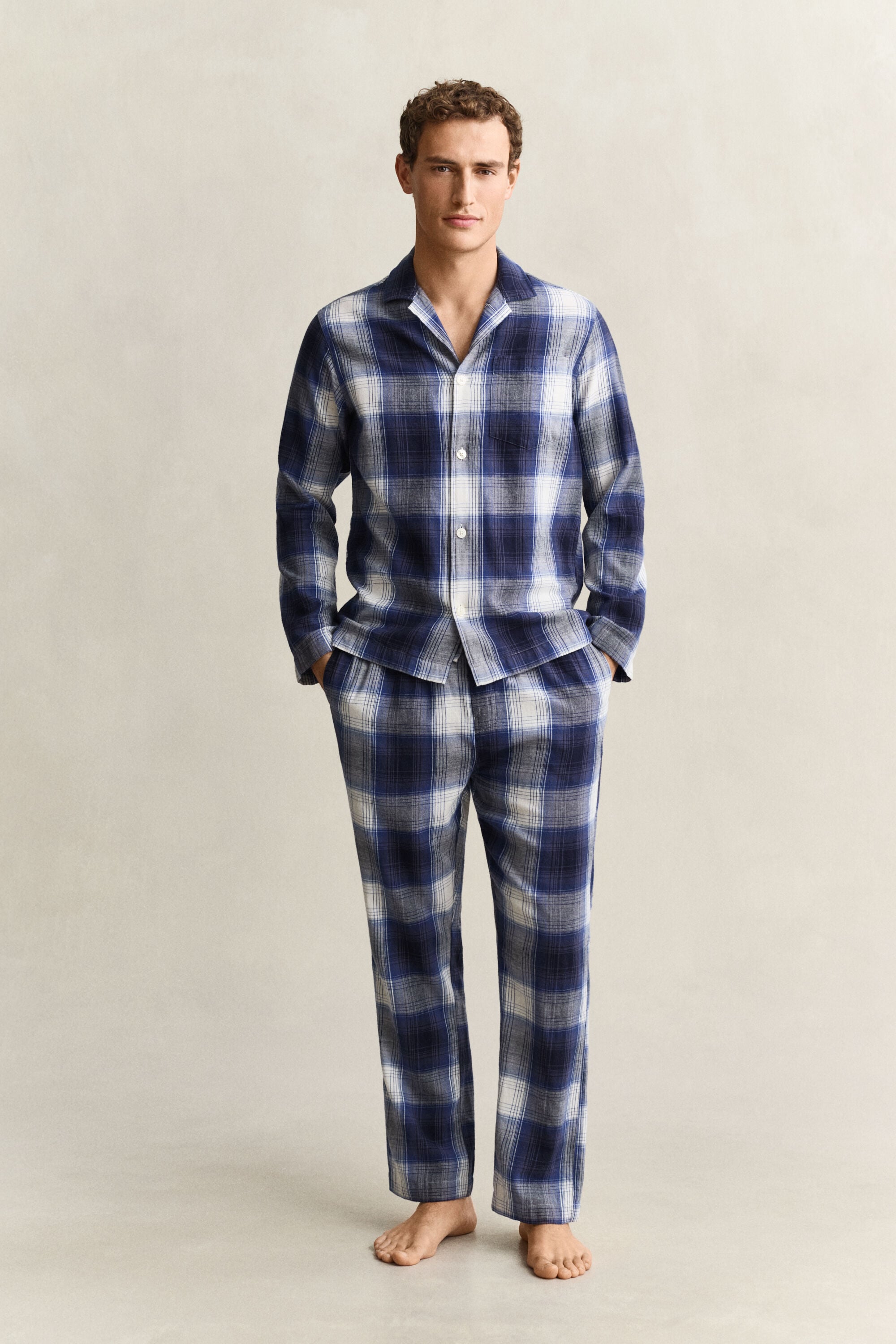Rutigt pyjamasset i flanell i presentförpackning