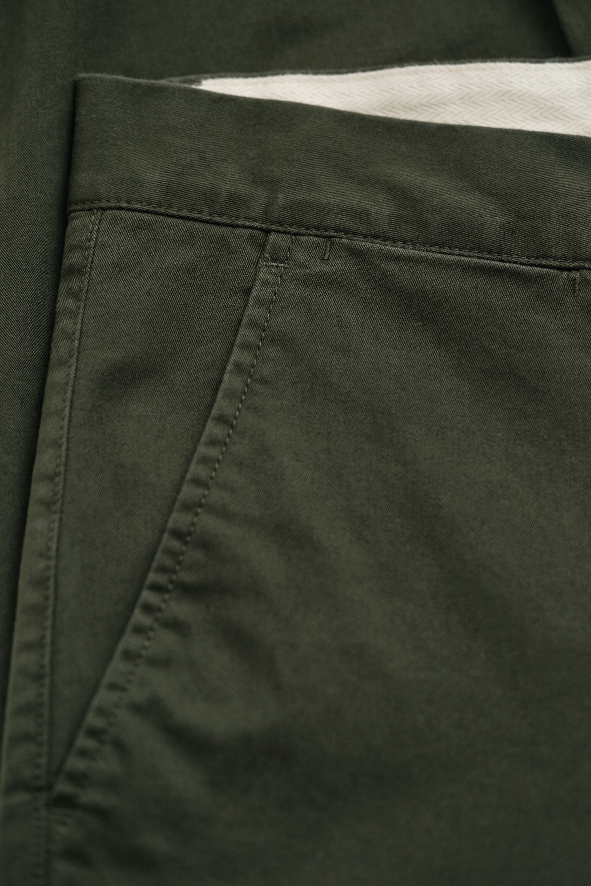 Klassiska chinos med slim fit