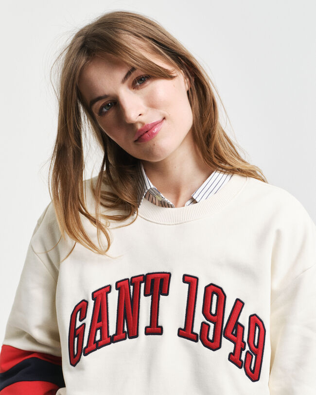 Rundhalsad sweatshirt med f&auml;rgblock