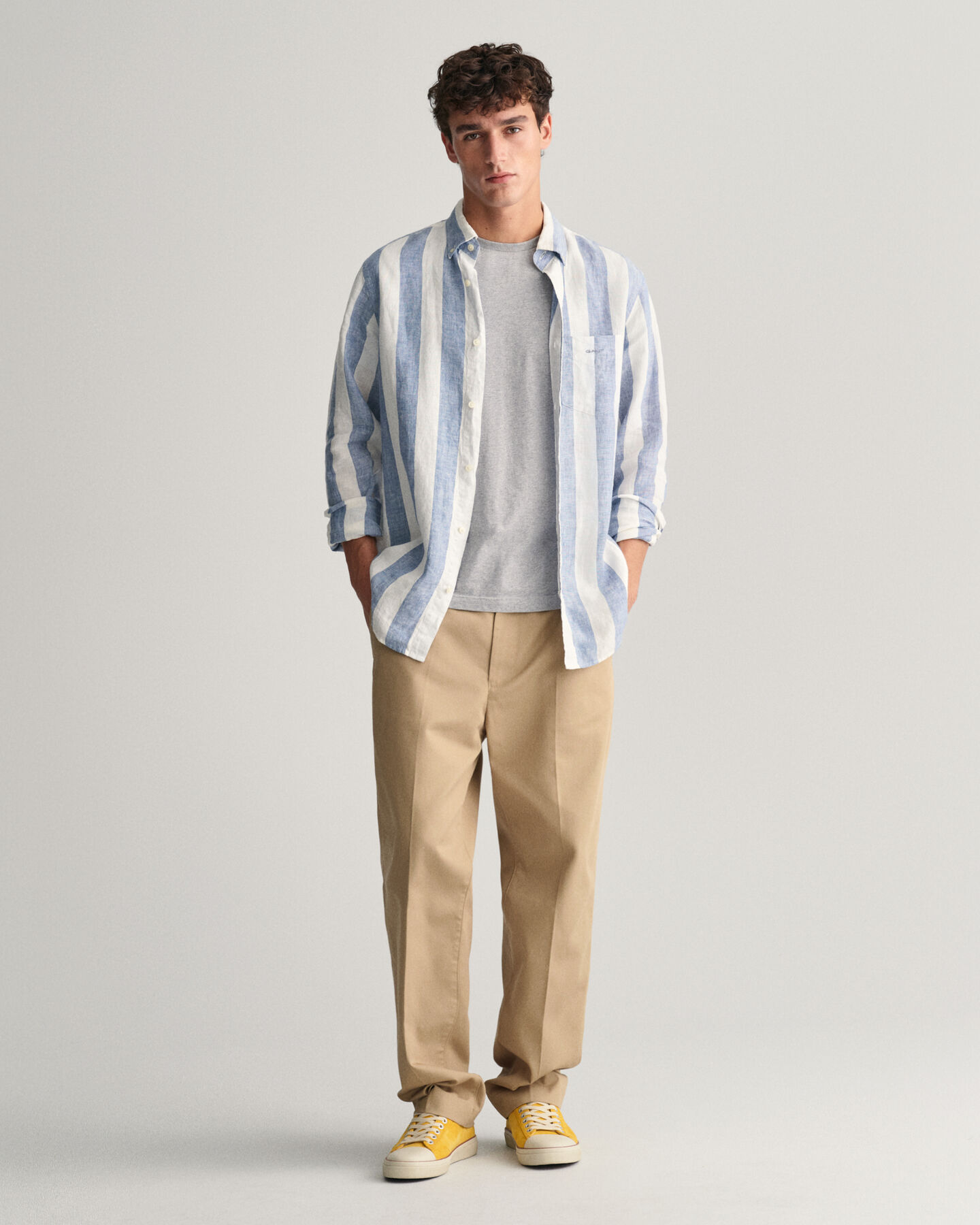 Regular fit bredrandig linneskjorta