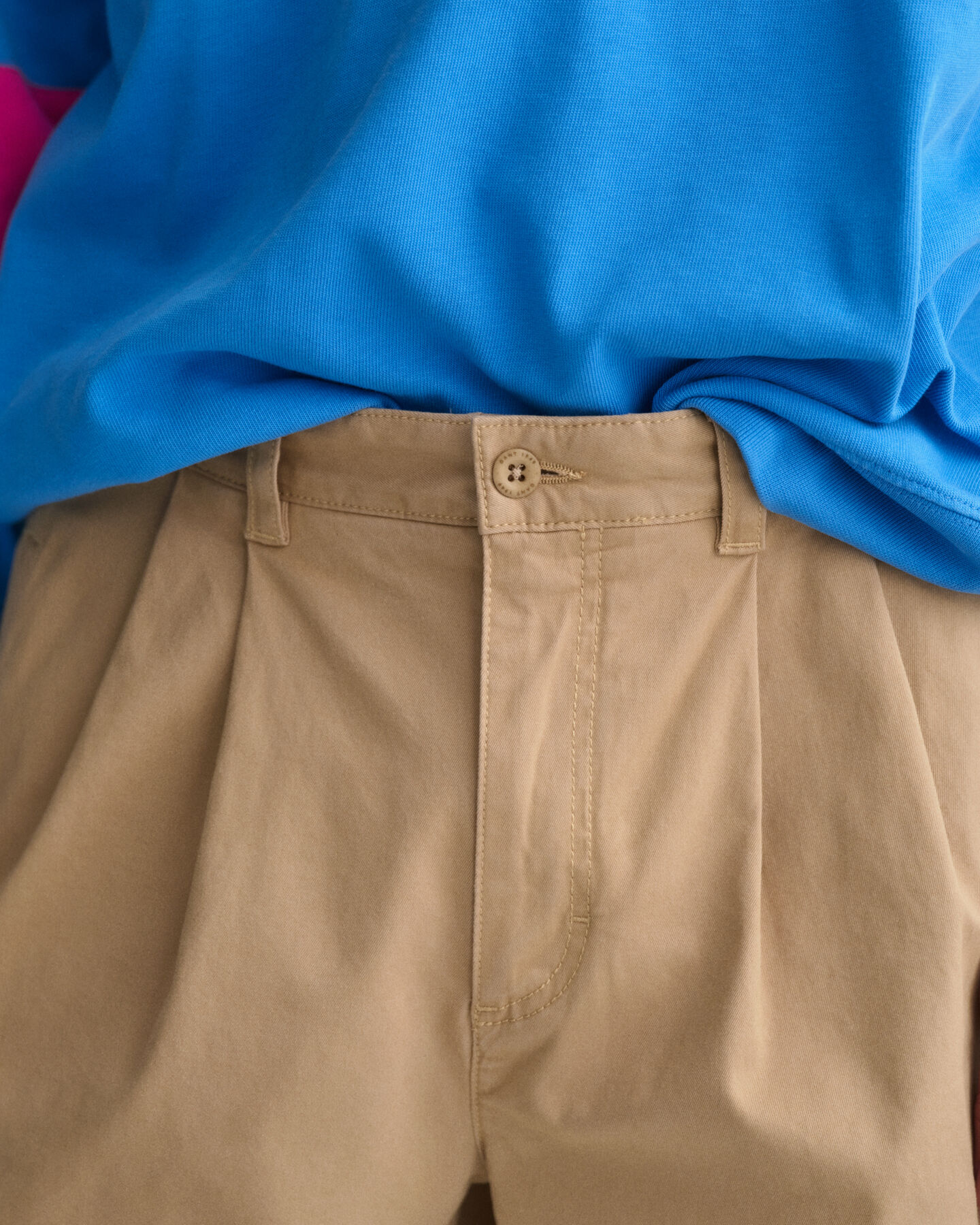 Relaxed fit shorts med veck