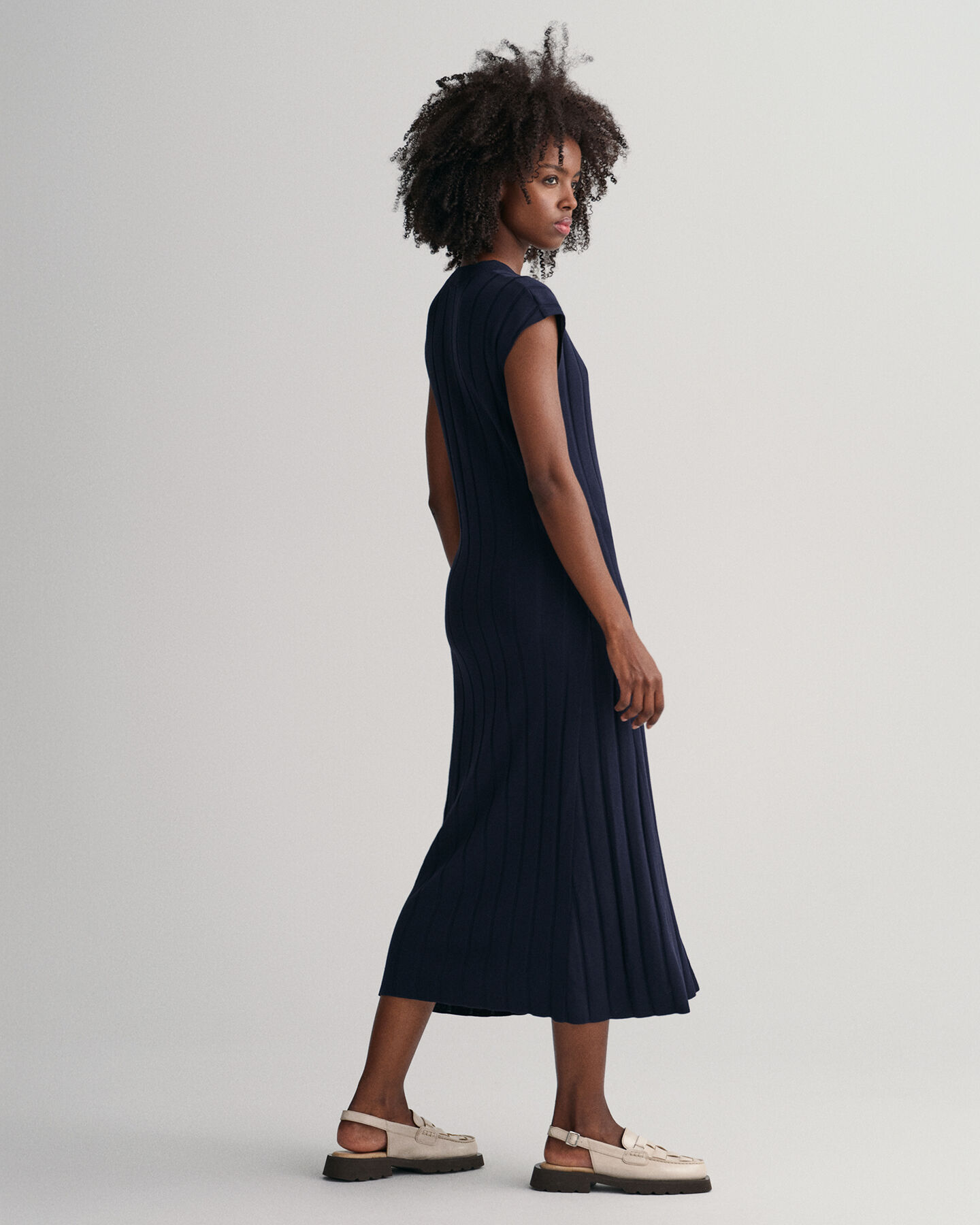 Ribbstickad crew neck &auml;rml&ouml;s kl&auml;nning