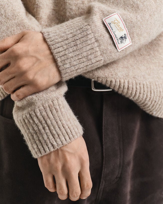 Rundhalsad tröja i skotsk ull