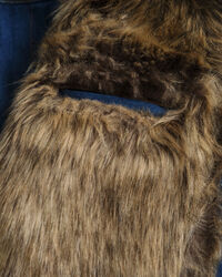 Wrangler x GANT jeansjacka med fuskp&auml;ls