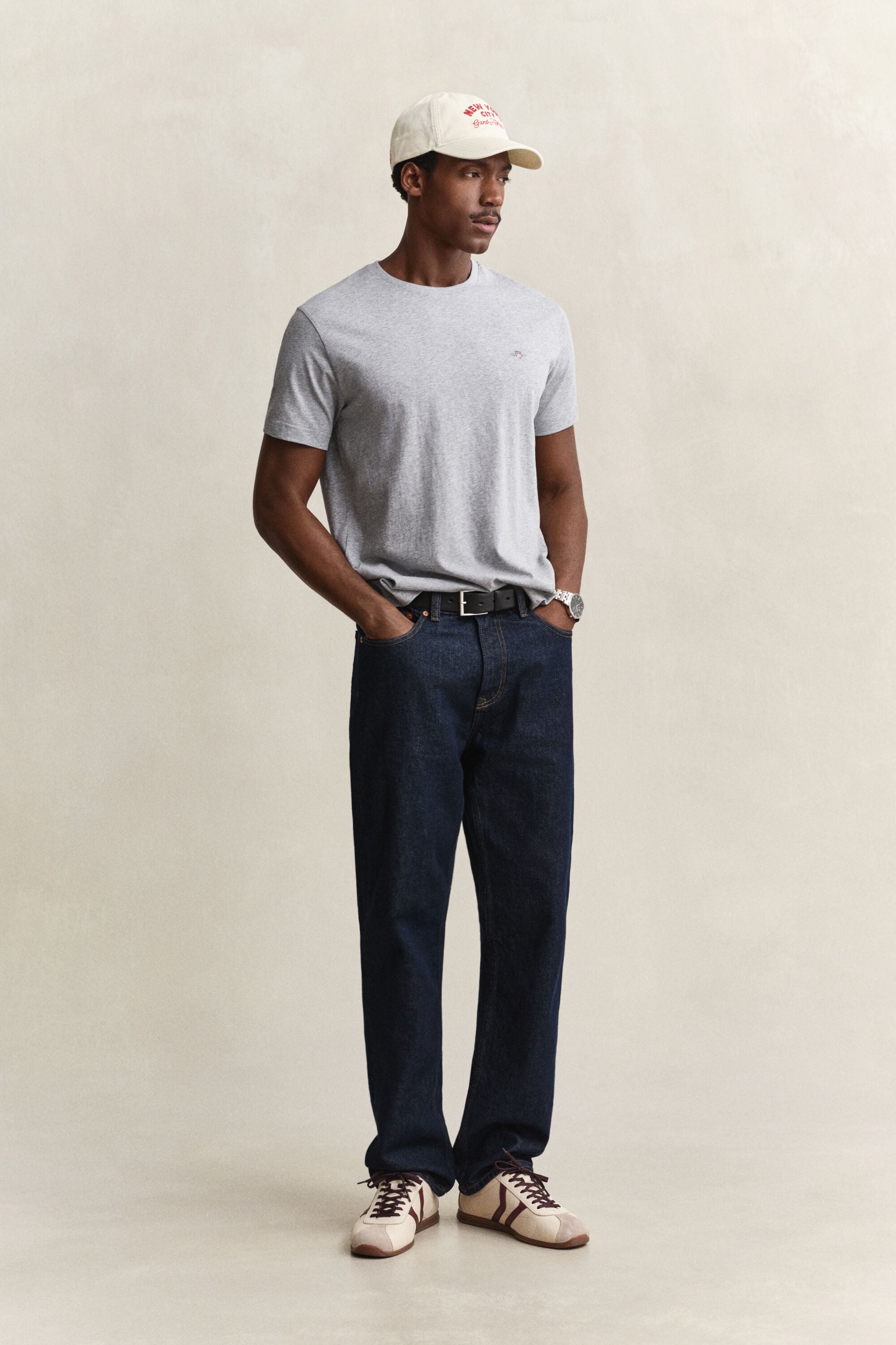 Regular fit T-shirt med sköld