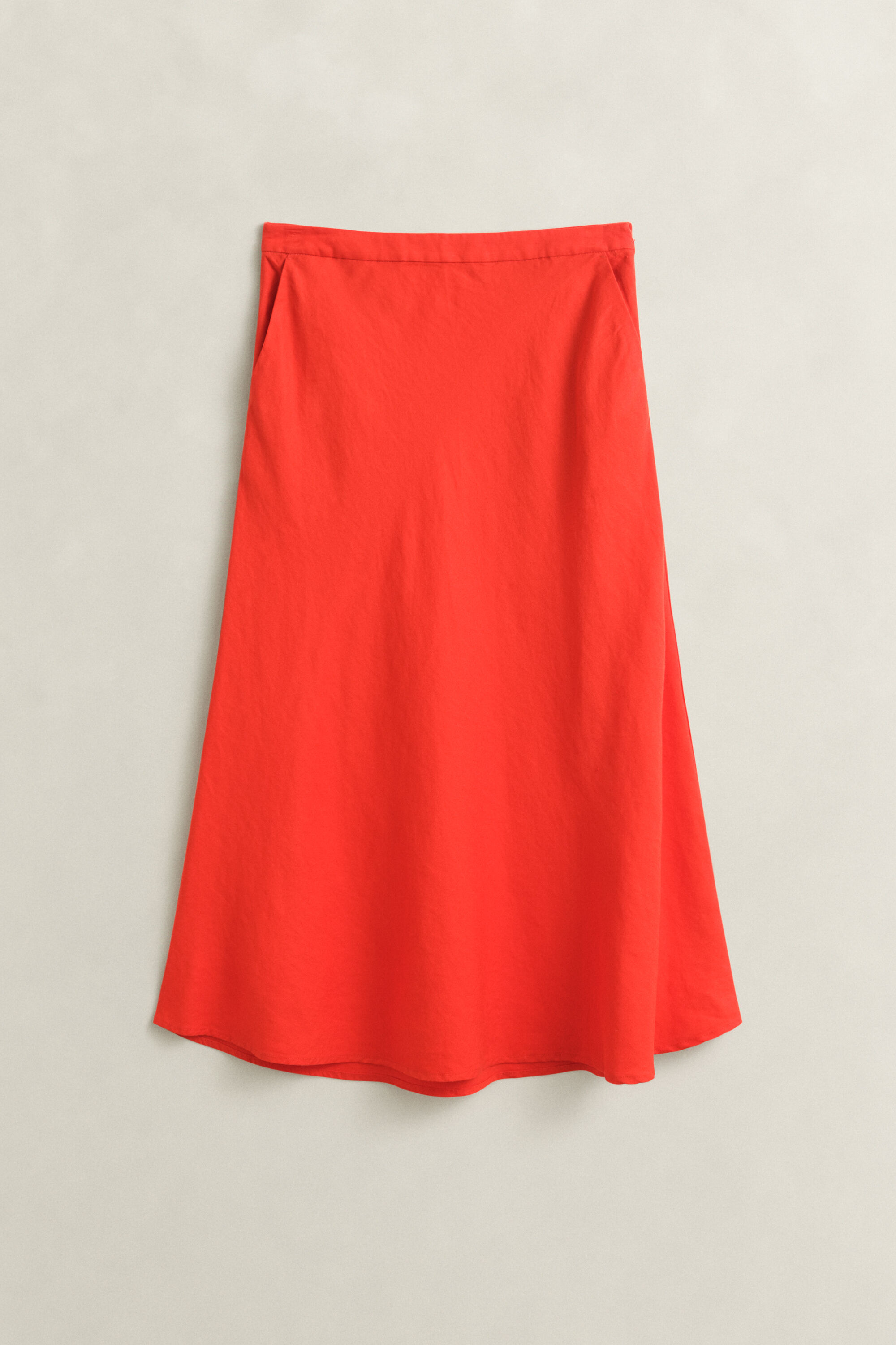 Utsvängd kjol i linneblandning