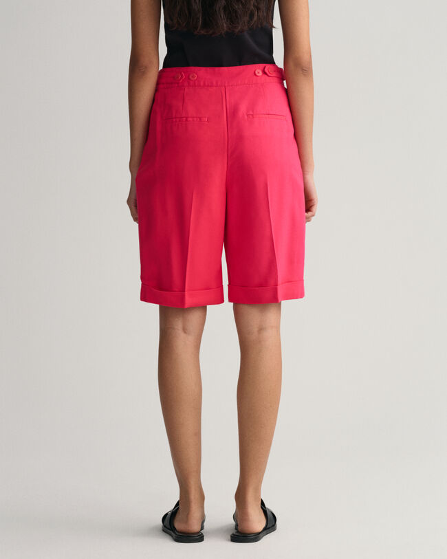 L&aring;nga b&ouml;ljande shorts