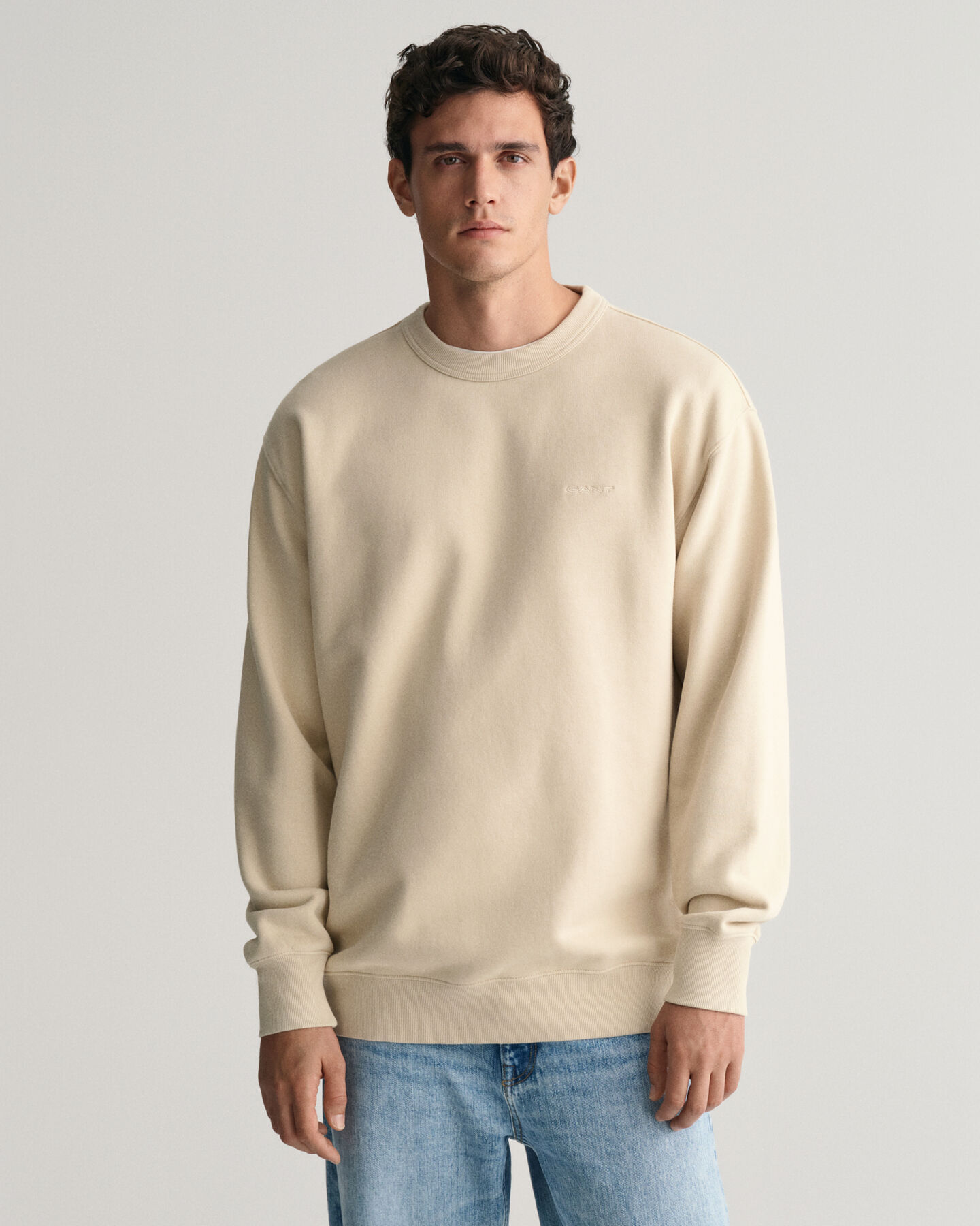 Sweatshirt med rund hals och GANT-logotyp