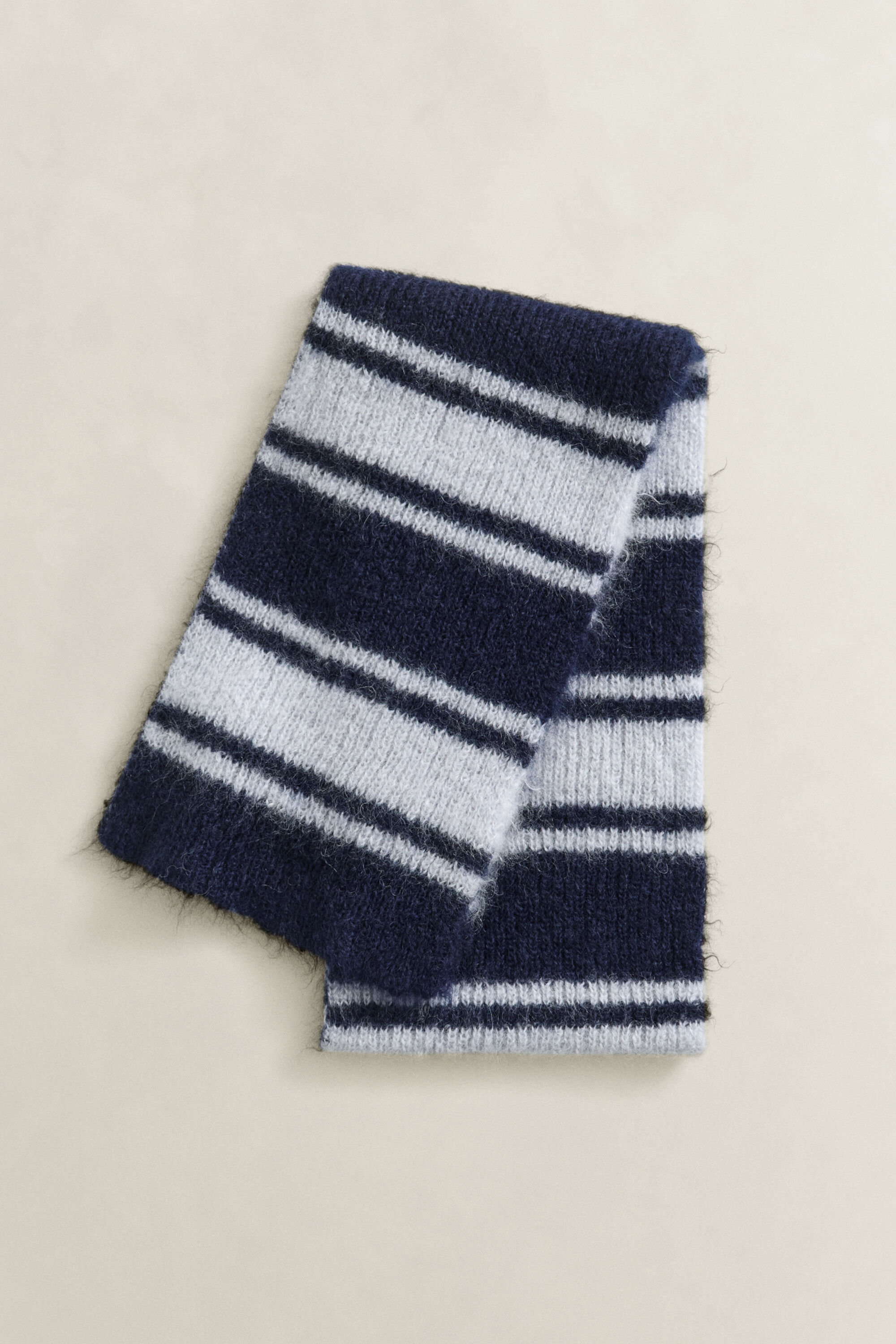 Randig halsduk i mohair
