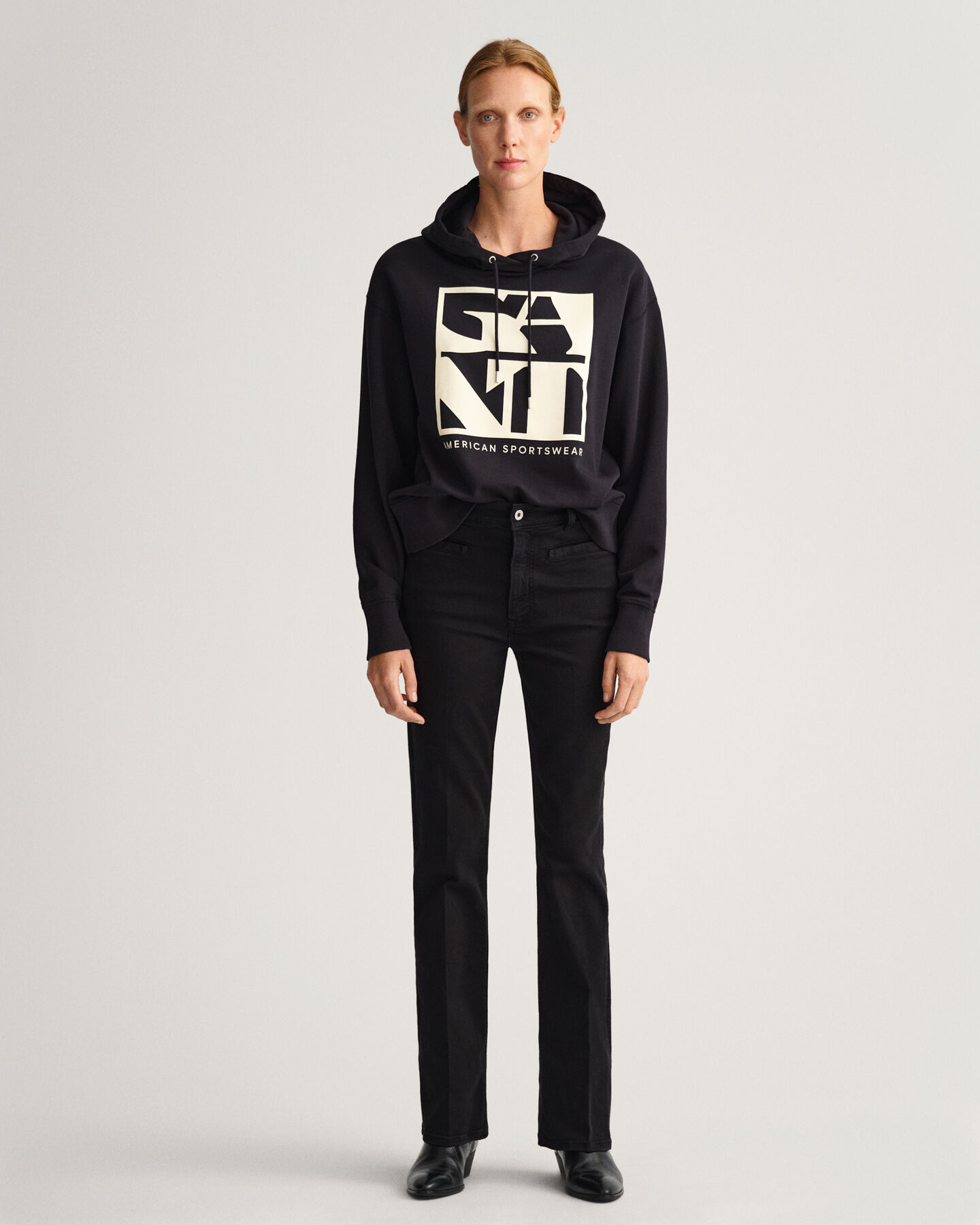 F&auml;rgade utst&auml;llda jeans