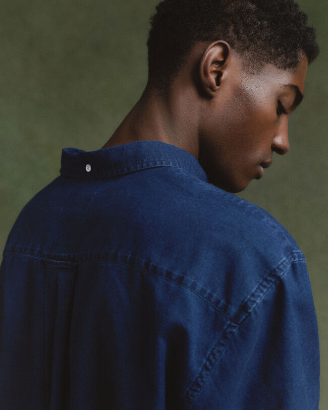Relaxed fit indigo oxfordskjorta