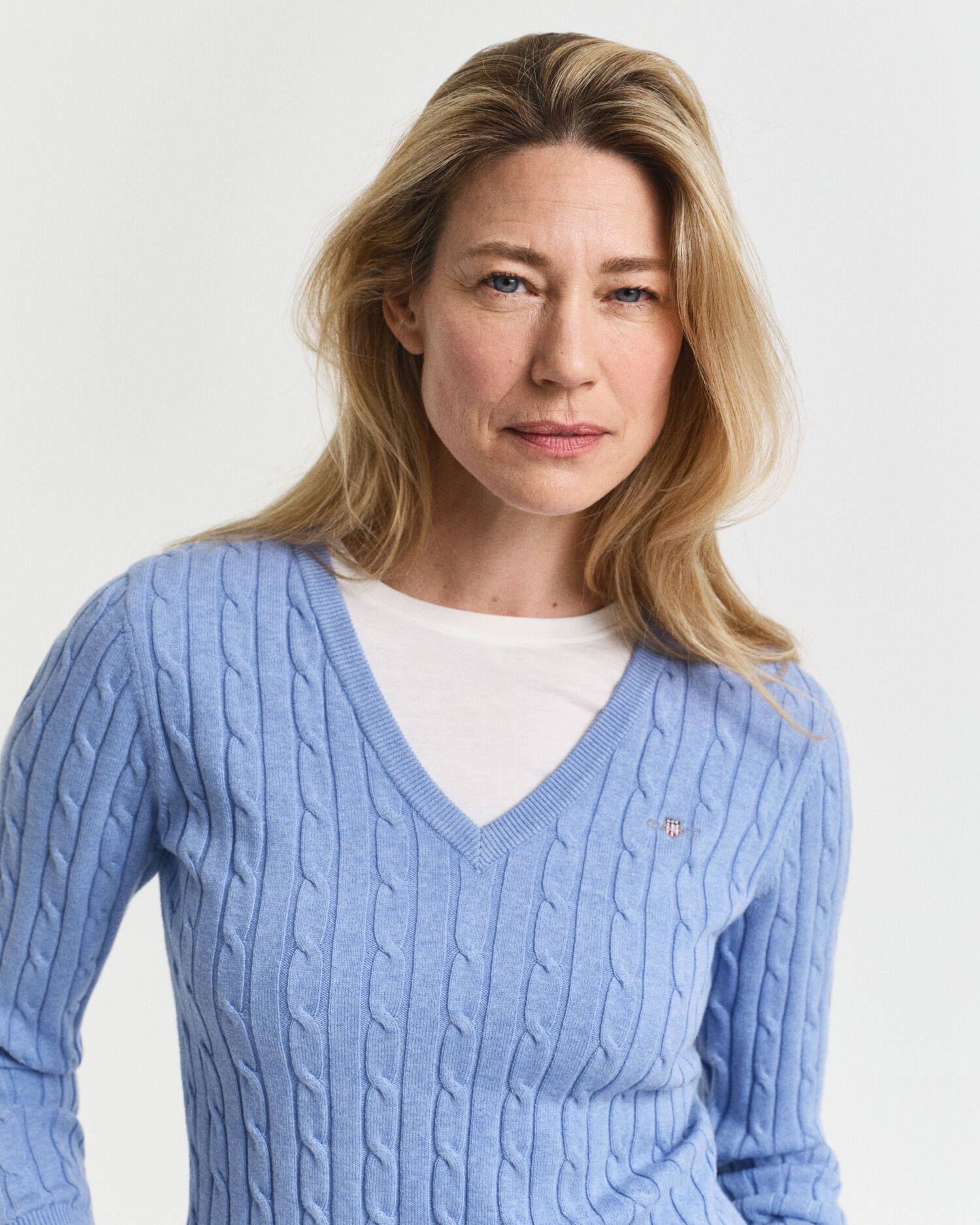 V-ringad kabelstickad tröja