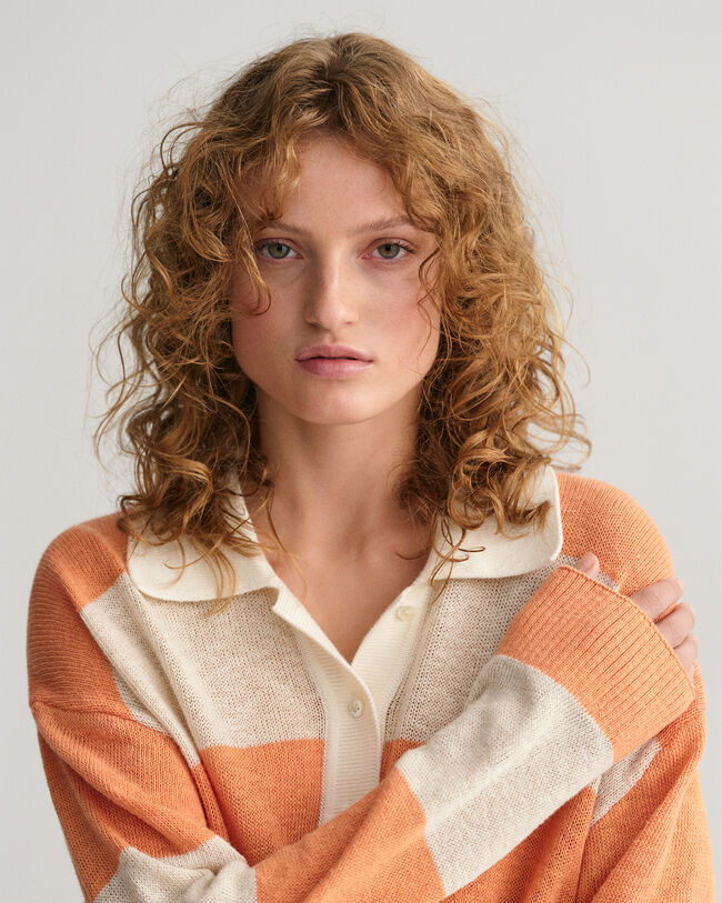 Randig stickad rugger