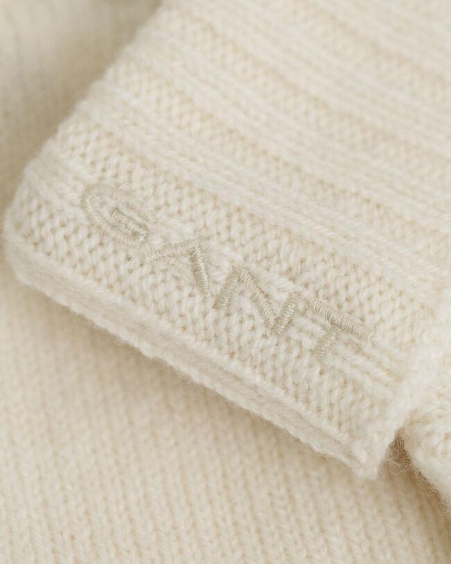 Handskar i ull med flätmönster