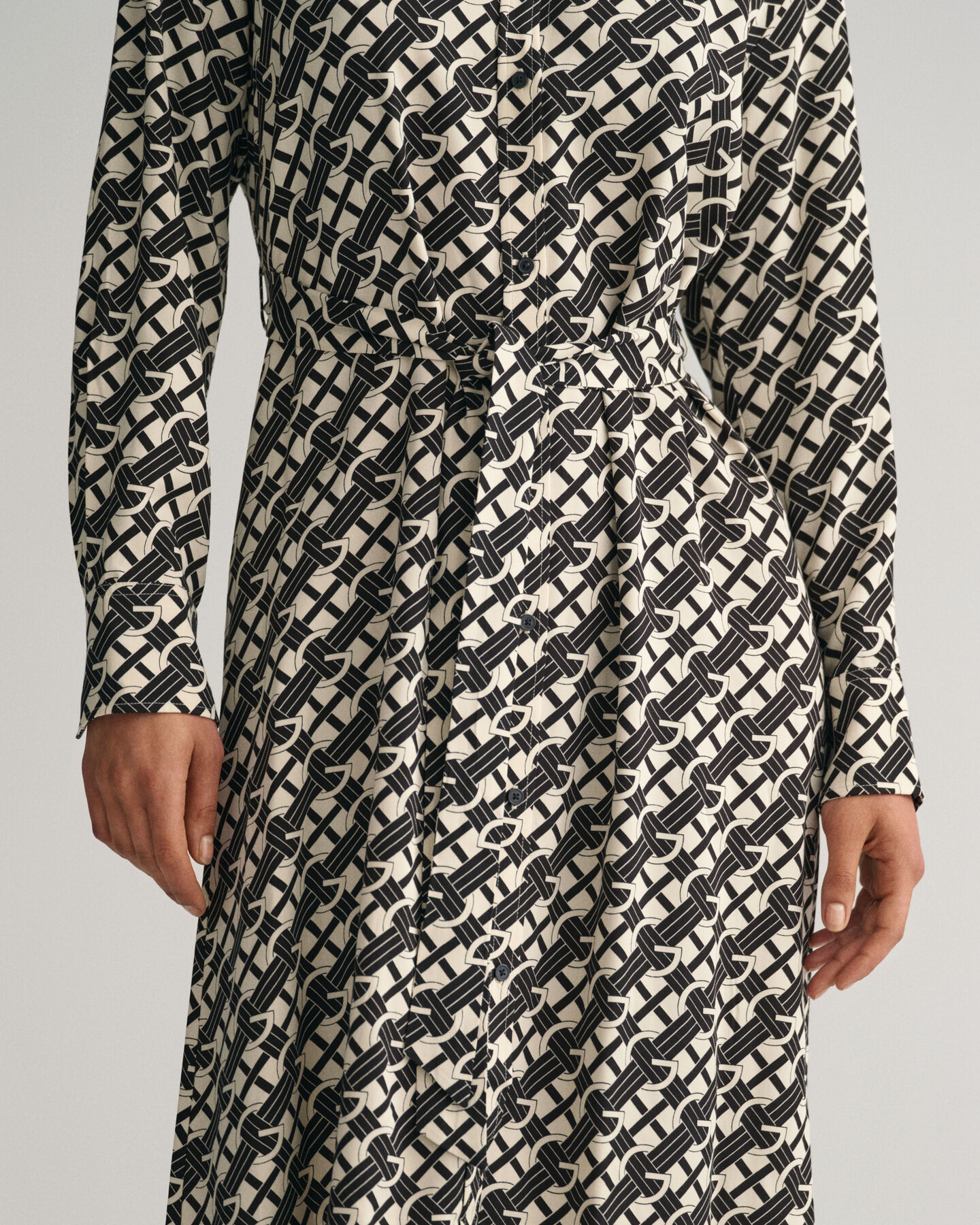 G-m&ouml;nstrad skjortkl&auml;nning