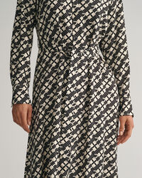 G-m&ouml;nstrad skjortkl&auml;nning