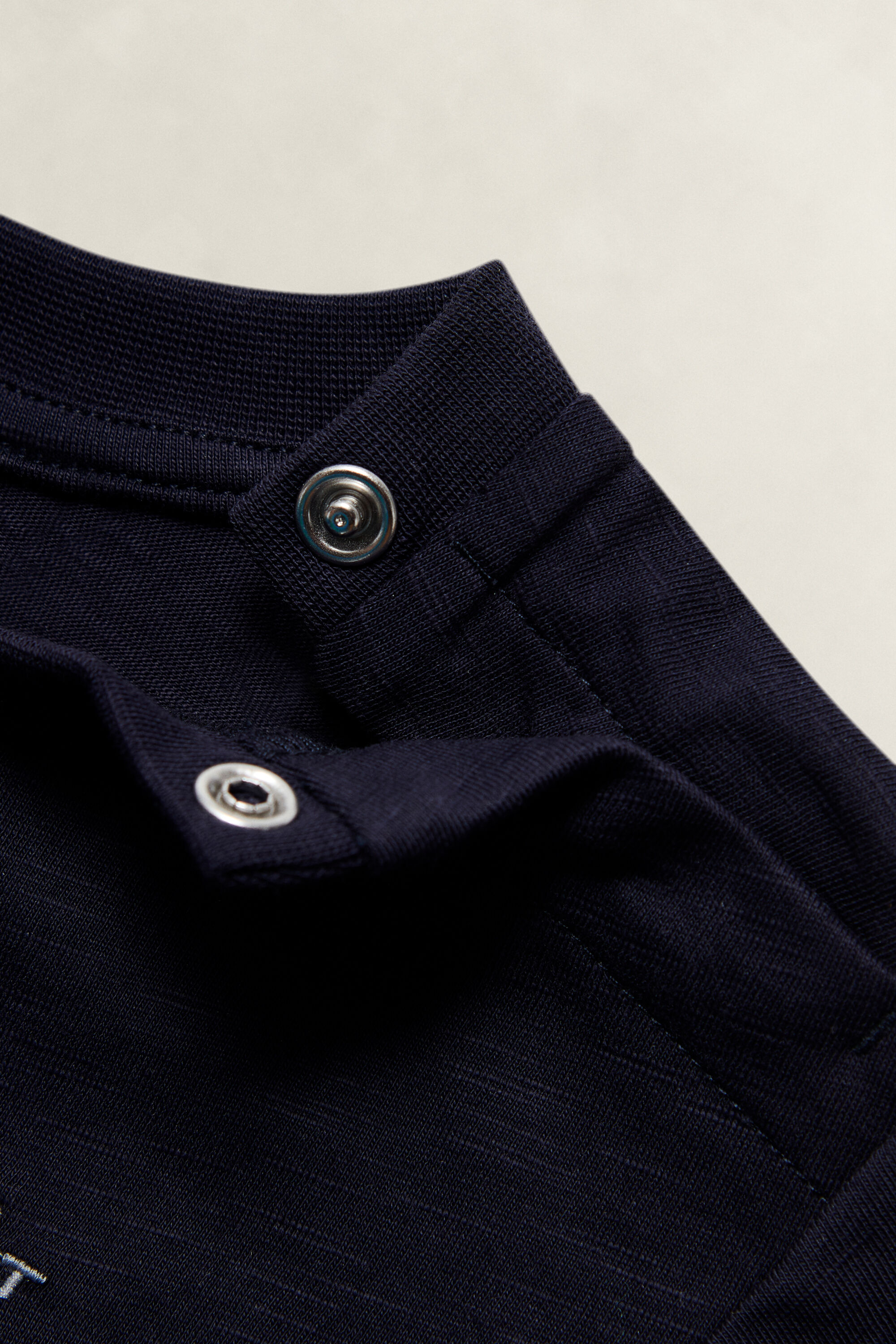 Girls T-shirt med sköldemblem